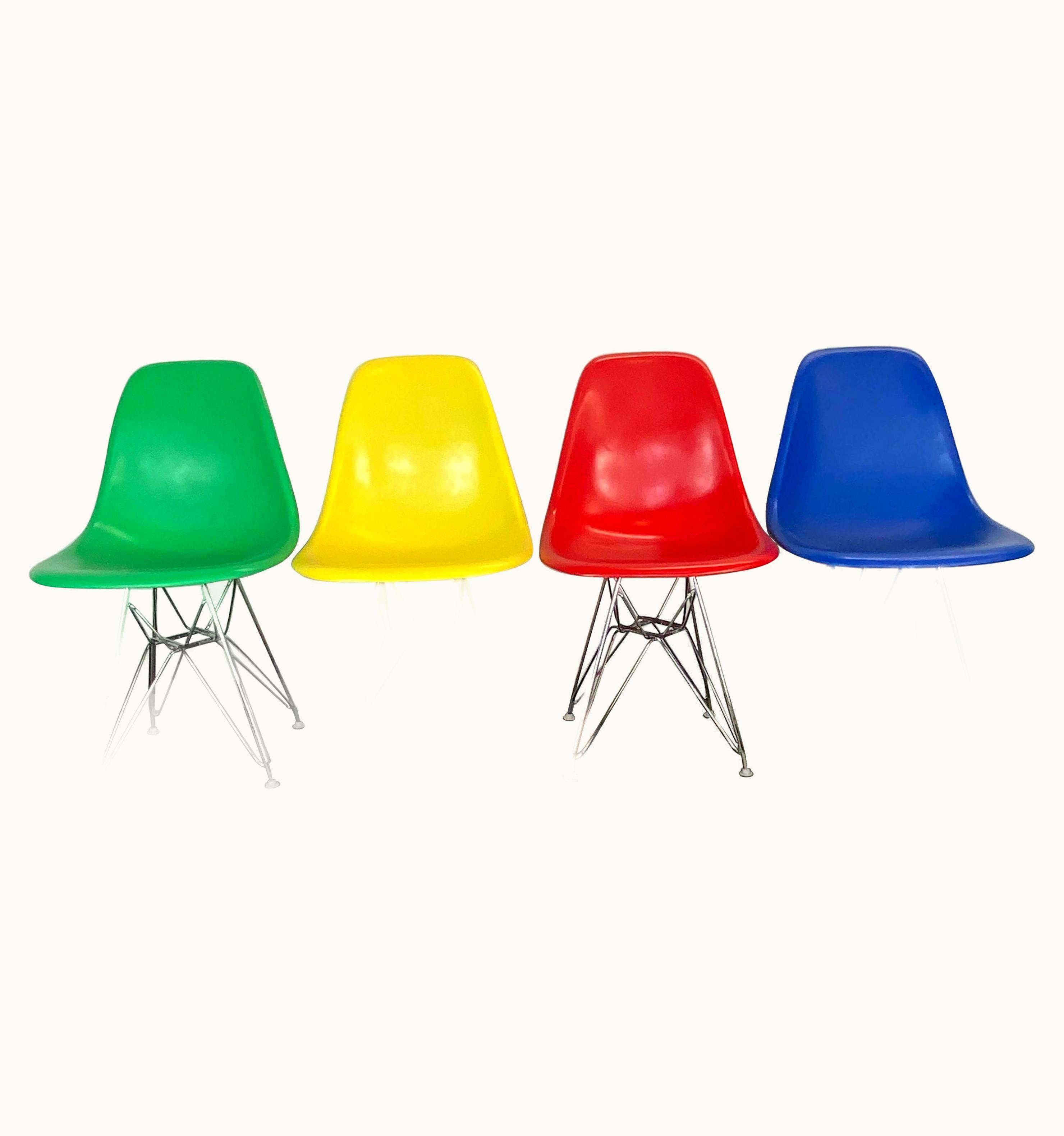 Charles and Ray Eames Set Of Four Herman Miller Eames Dining Chairs
