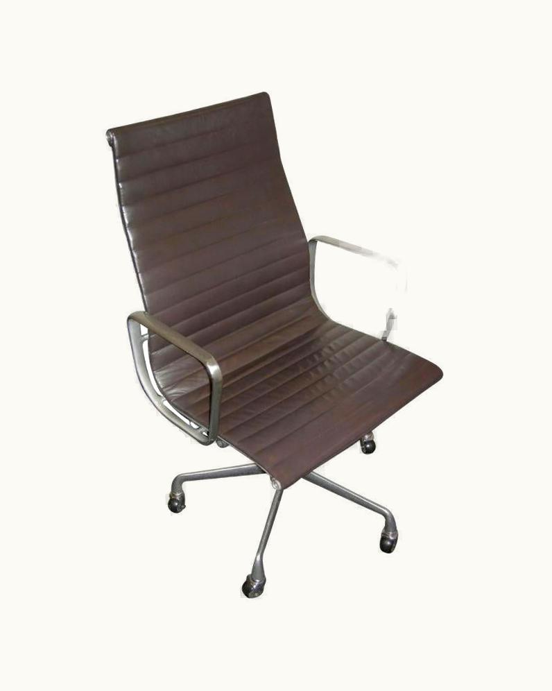 Charles and Ray Eames One Eames For Herman Miller Executive Chair