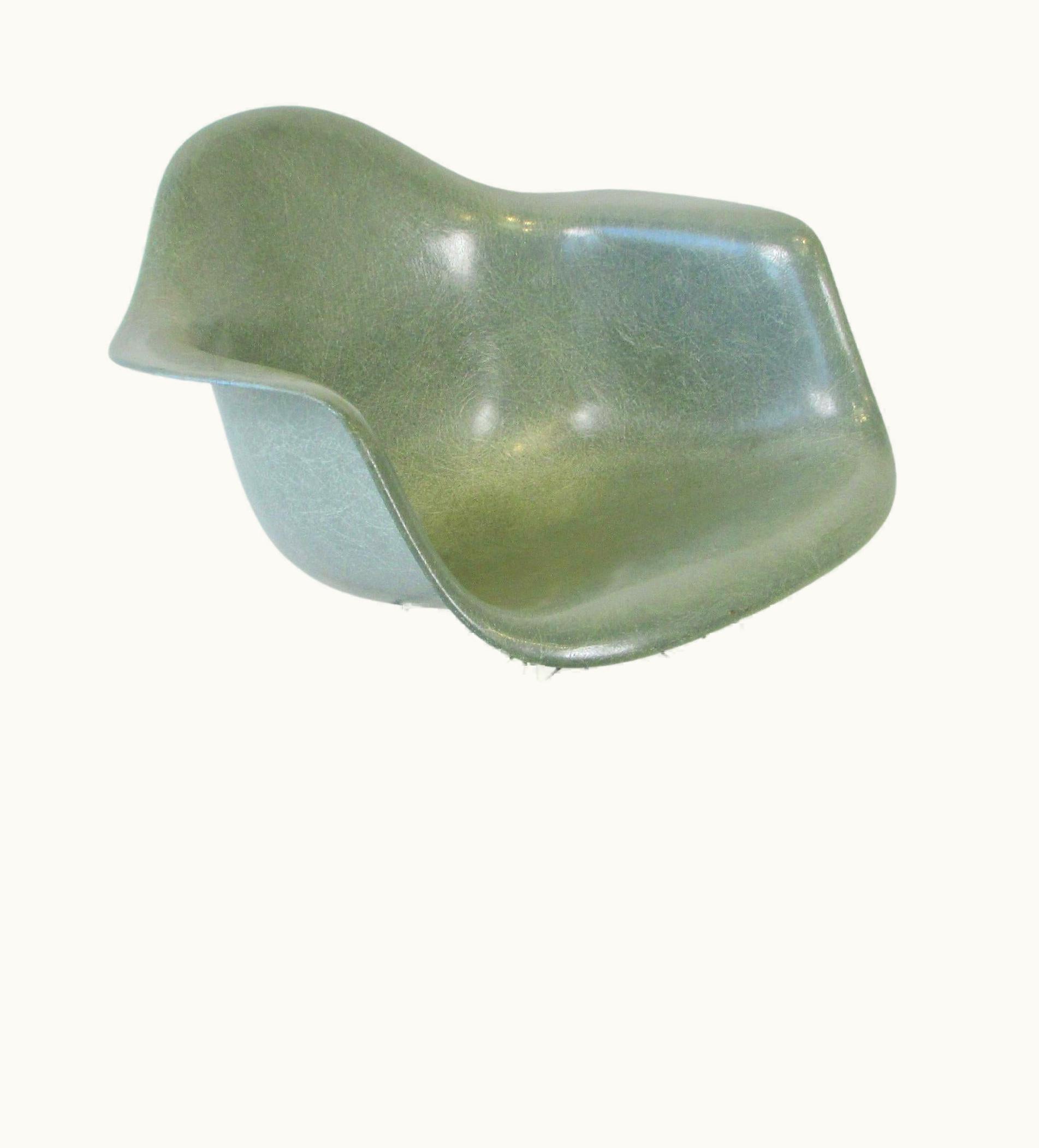 Charles and Ray Eames Transitional Eames For Herman Miller Fiberglass RAR Rocking Chair