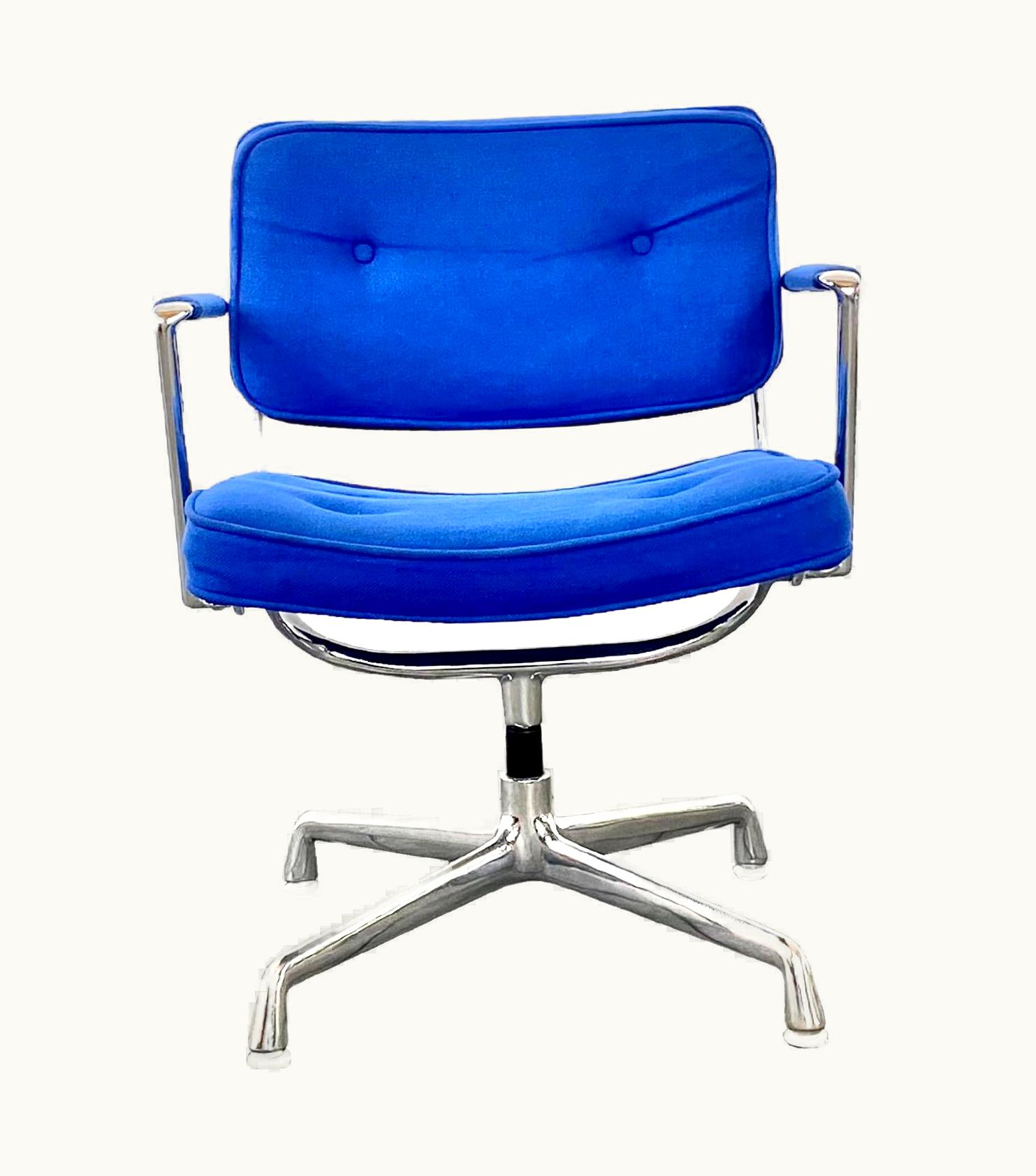 Charles and Ray Eames Herman Miller ES102 Intermediate Chair Design Charles & Ray Eames UZ0189016
