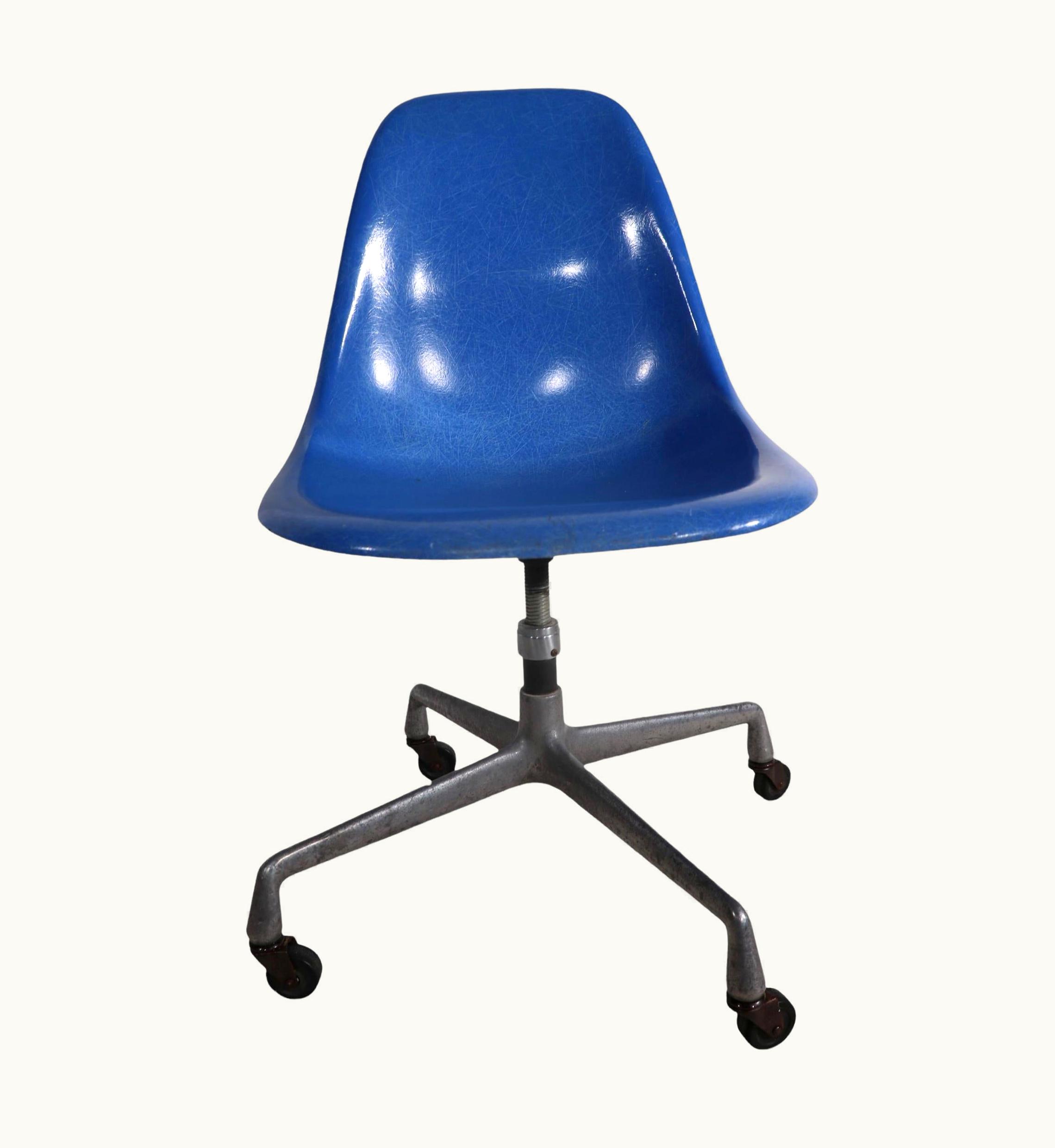 Charles and Ray Eames Herman Miller Aluminum Base Swivel Desk Office Chair In Blue Fiberglass
