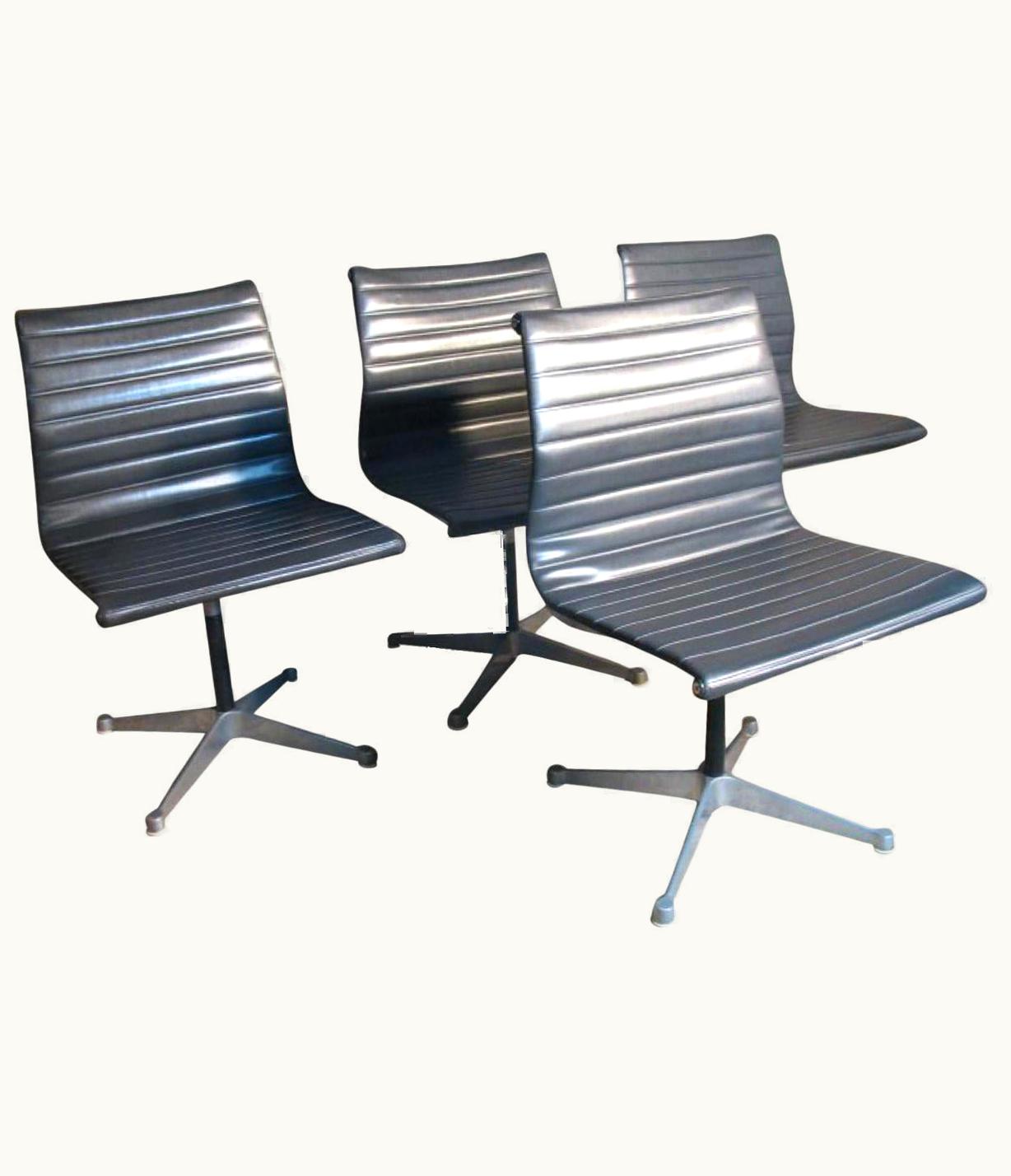 Charles and Ray Eames Charles and Ray Eames Model No EA 105, 1958, Original Charles And Ray Eames / Miller Swivel Chair