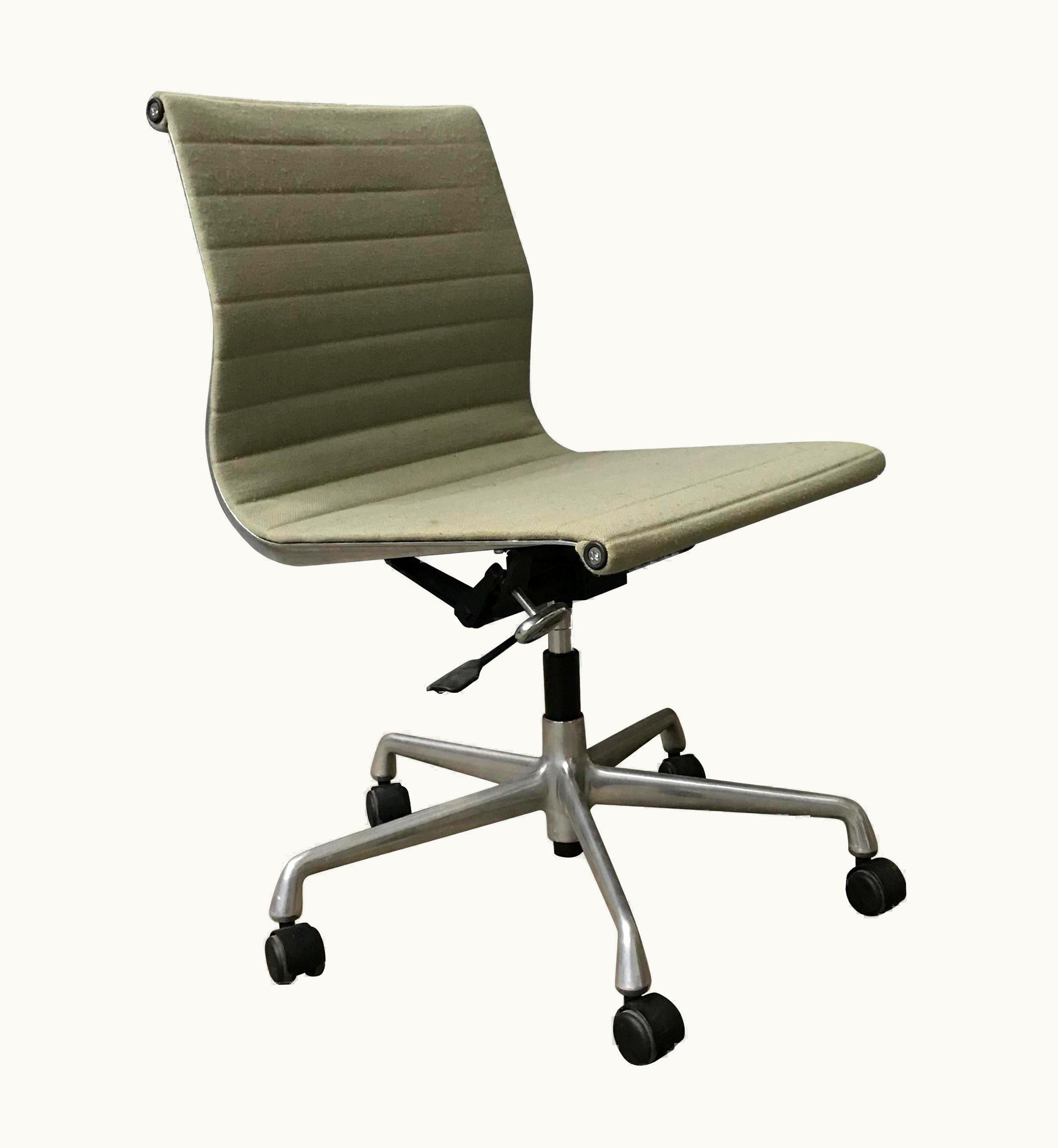 Charles and Ray Eames Charles and Ray Eames 1958 Ray And Charles Eames, Fabric, Adjust, Tilt, Office Chair 4 Wheels No Arms