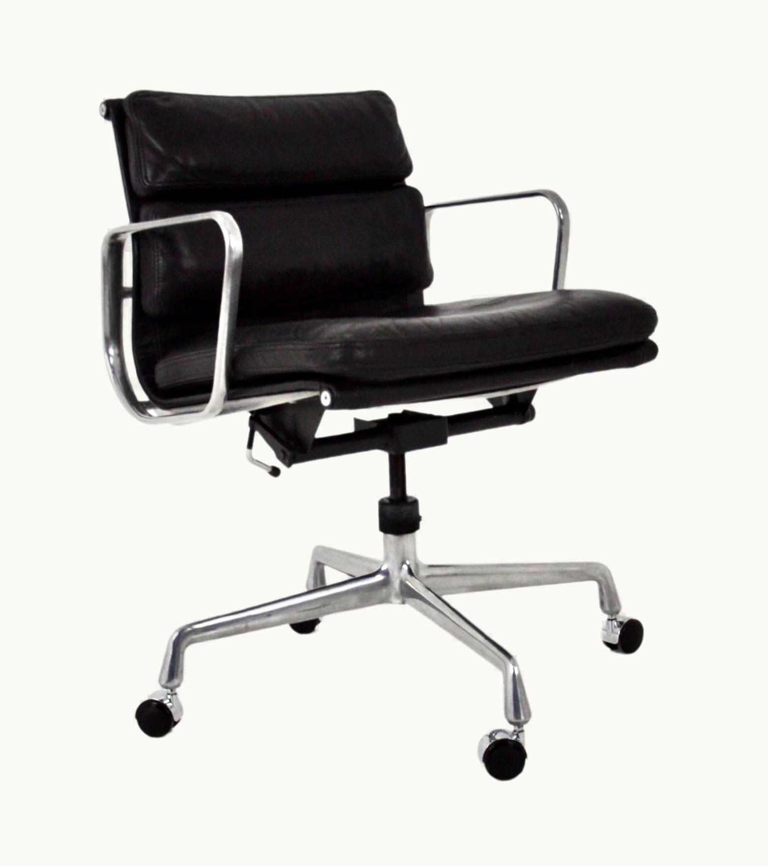 Charles and Ray Eames Charles and Ray Eames Soft Pad Chair By Charles & Ray Eames For Ring Mobelfabrikk Norway, 1970s