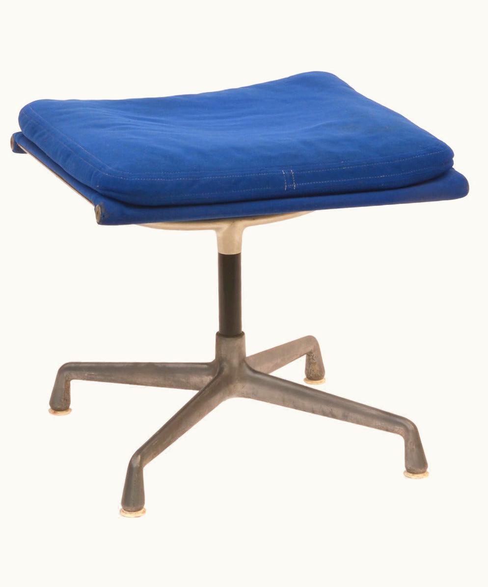 Charles and Ray Eames Charles and Ray Eames Vintage Aluminum Group Ottoman / Stool By Eames For Herman Miller UZ0189209