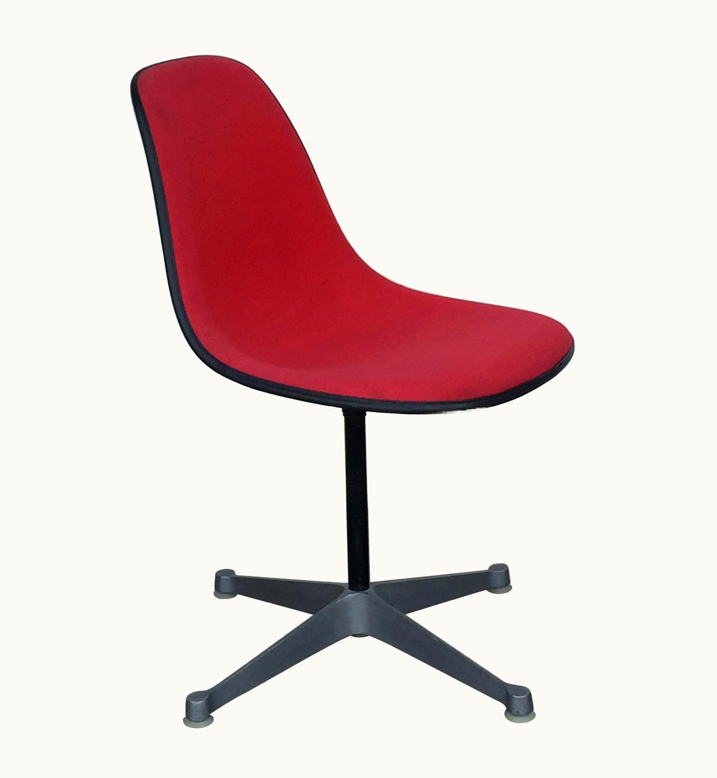 Charles and Ray Eames Charles and Ray Eames Single Vintage Fabric Contractor Base Eames Swiveling Chair UZ0189229