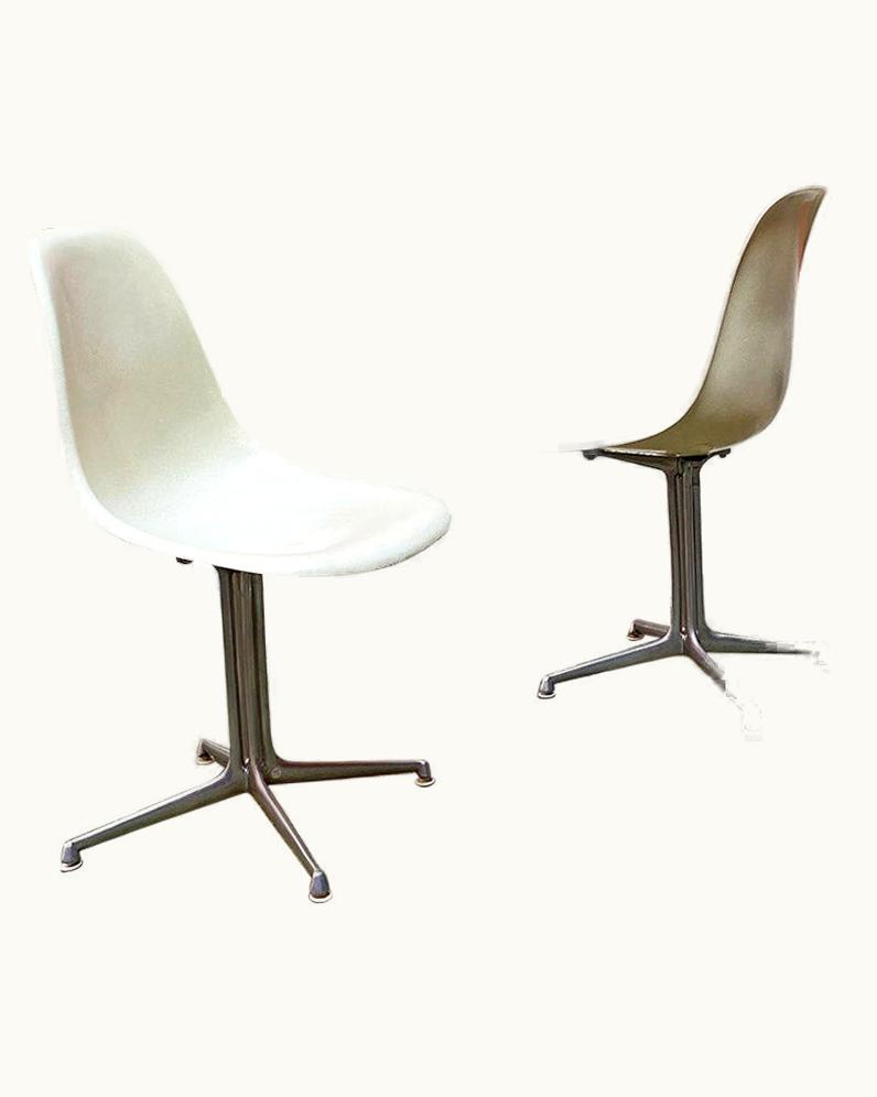 Charles and Ray Eames Charles and Ray Eames Italian Mid Century Fiberglass Chairs By Charles And Ray Eames For VItra, 1948