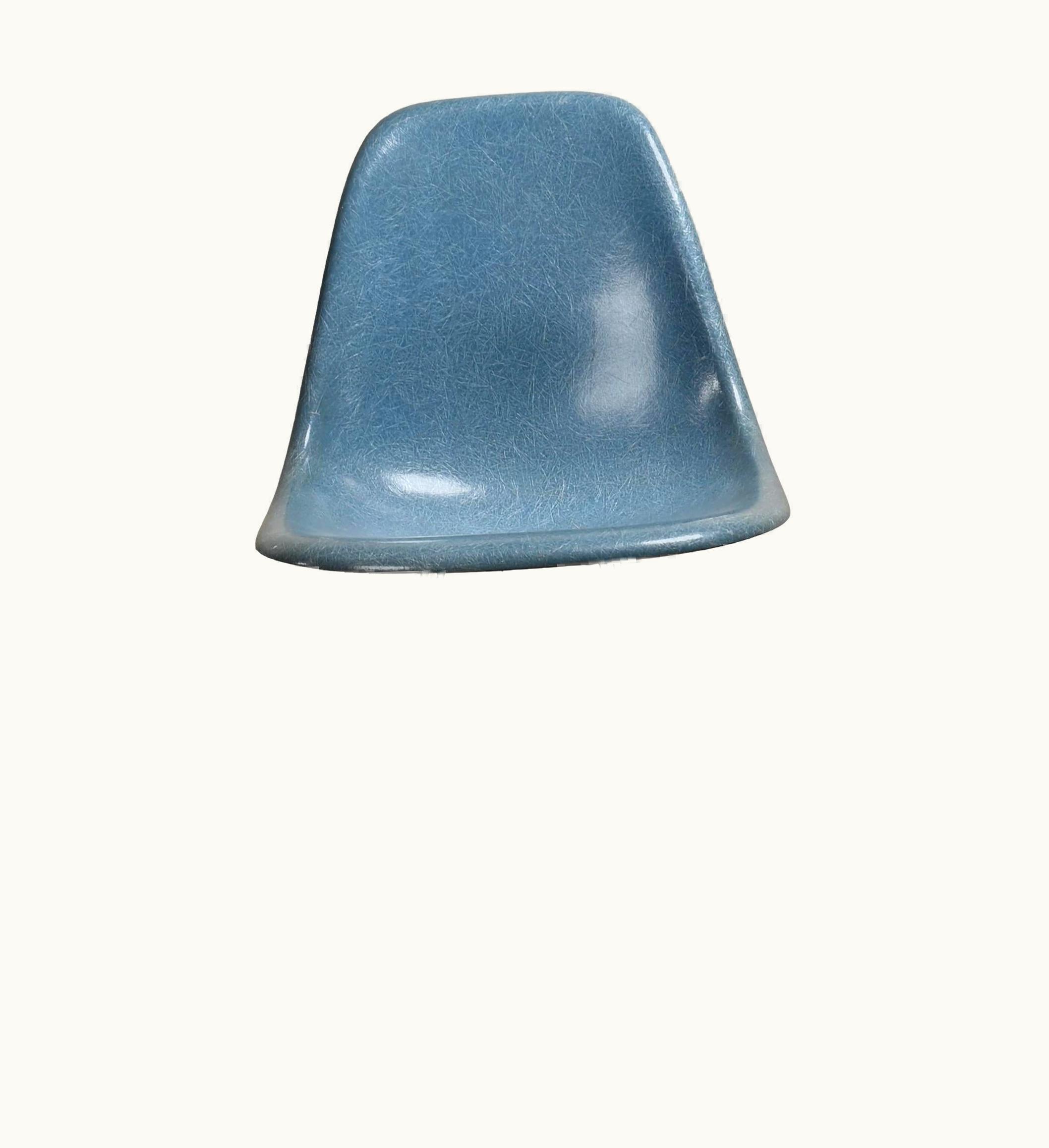 Charles Eames;Charles and Ray Eames Charles & Ray Eames DSR Side Chair Ocean Blue For VItra / Herman Miller