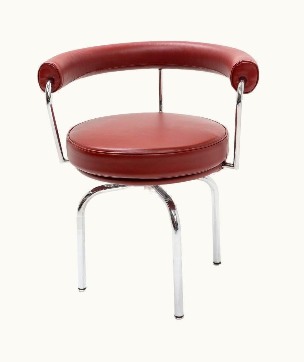 Charlotte Perriand Charlotte Perriand Modernist Design LC7 Chair By Charlotte Perriand For Cassina, 1980s