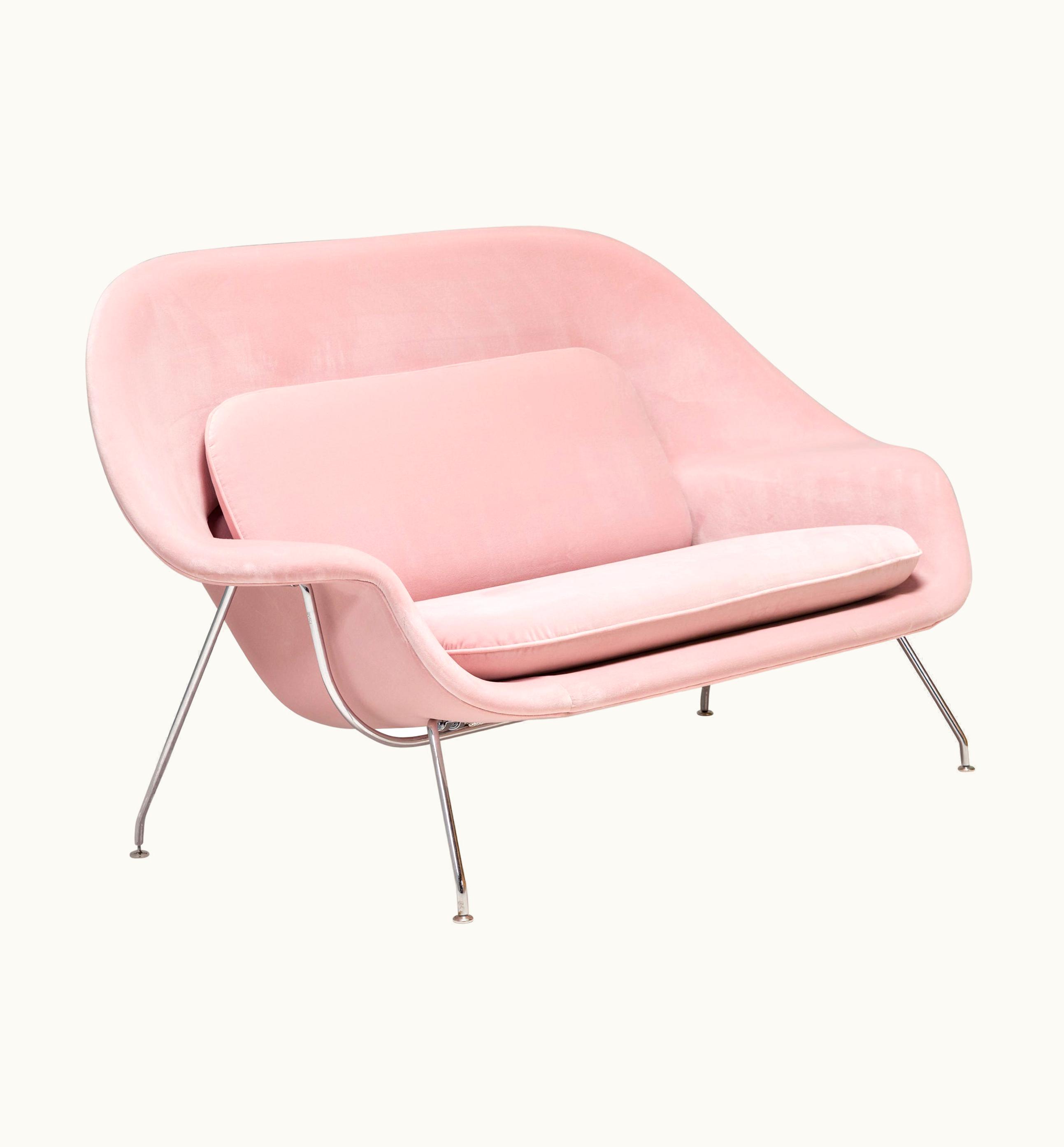 Eero Saarinen Eero Saarinen Knoll By Eero Saarinen Womb Dusty Pink Velvet Settee Sofa