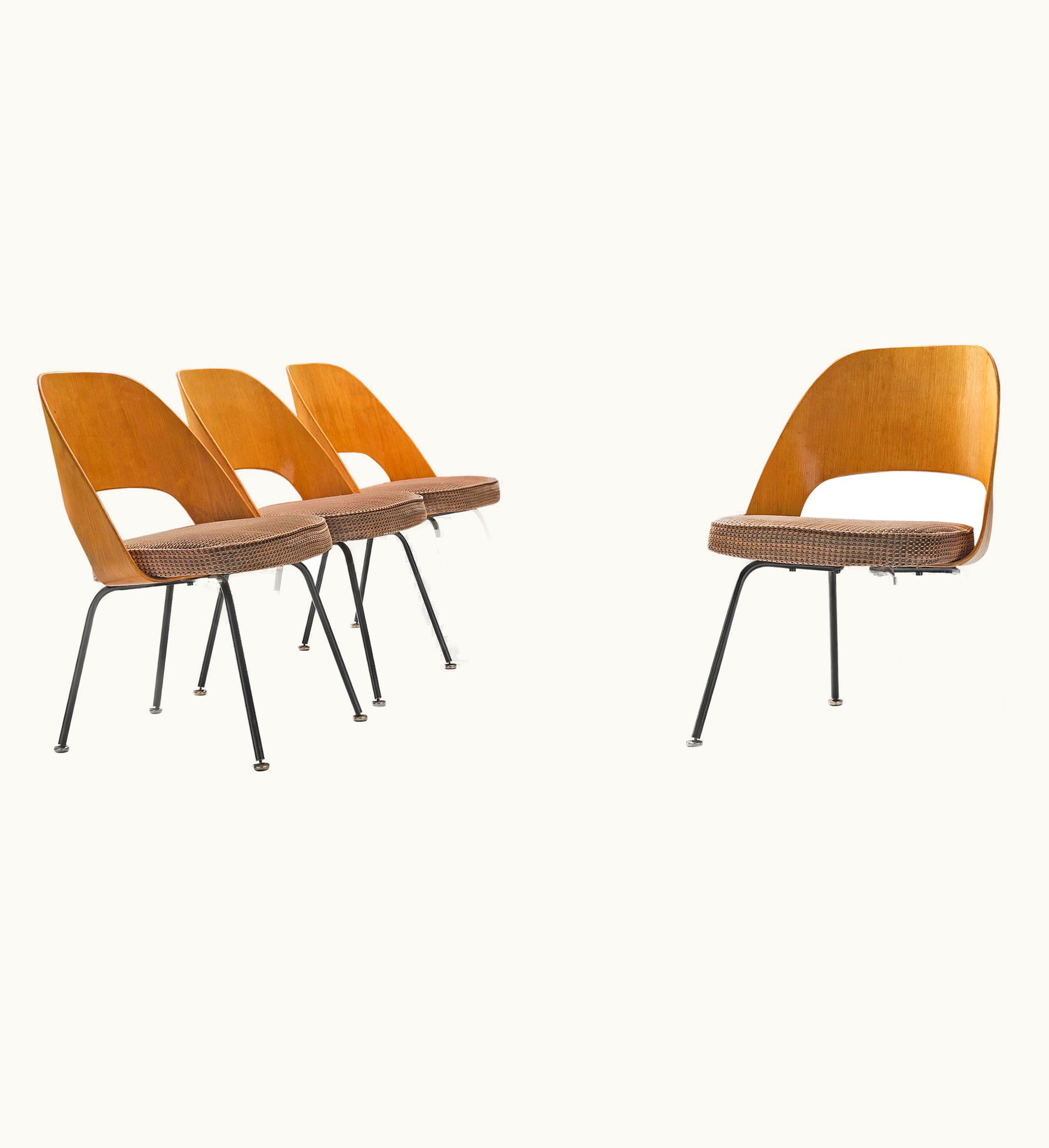 Eero Saarinen Eero Saarinen For Knoll International Set Of Four Chairs In Wood