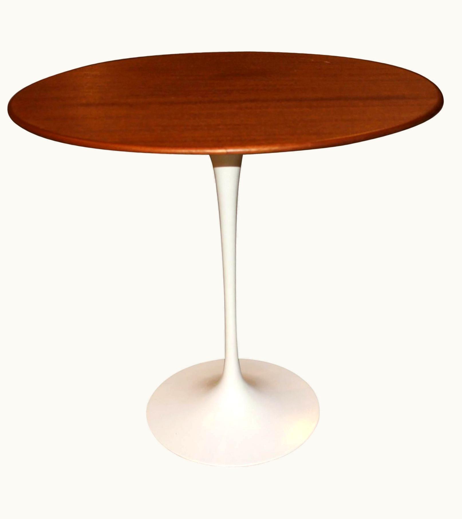 Eero Saarinen Eero Saarinen Knoll Tulip Oval Side Table By Eero Saarinen, Circa 1979