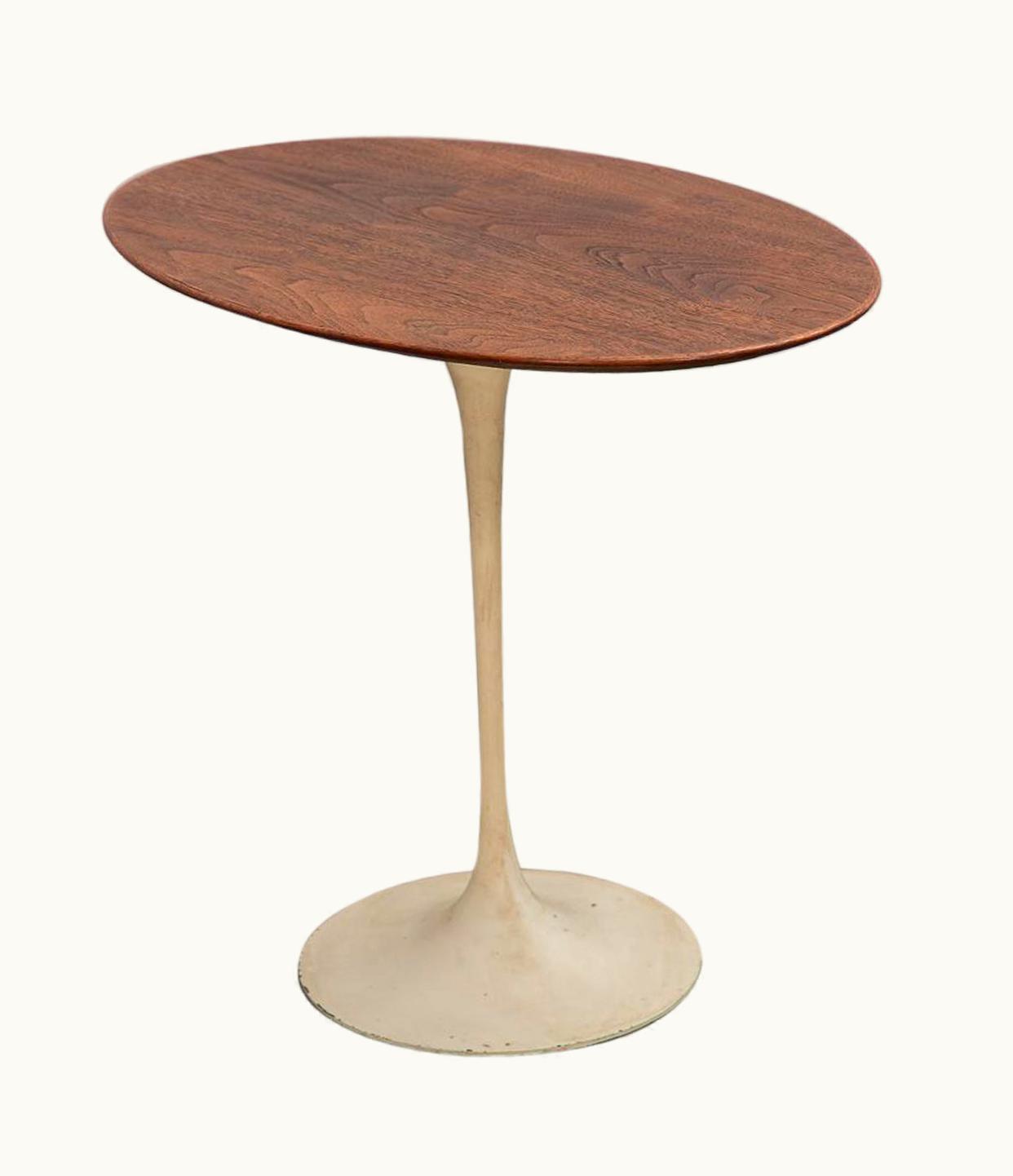 Eero Saarinen Eero Saarinen Oval Tulip Side Table