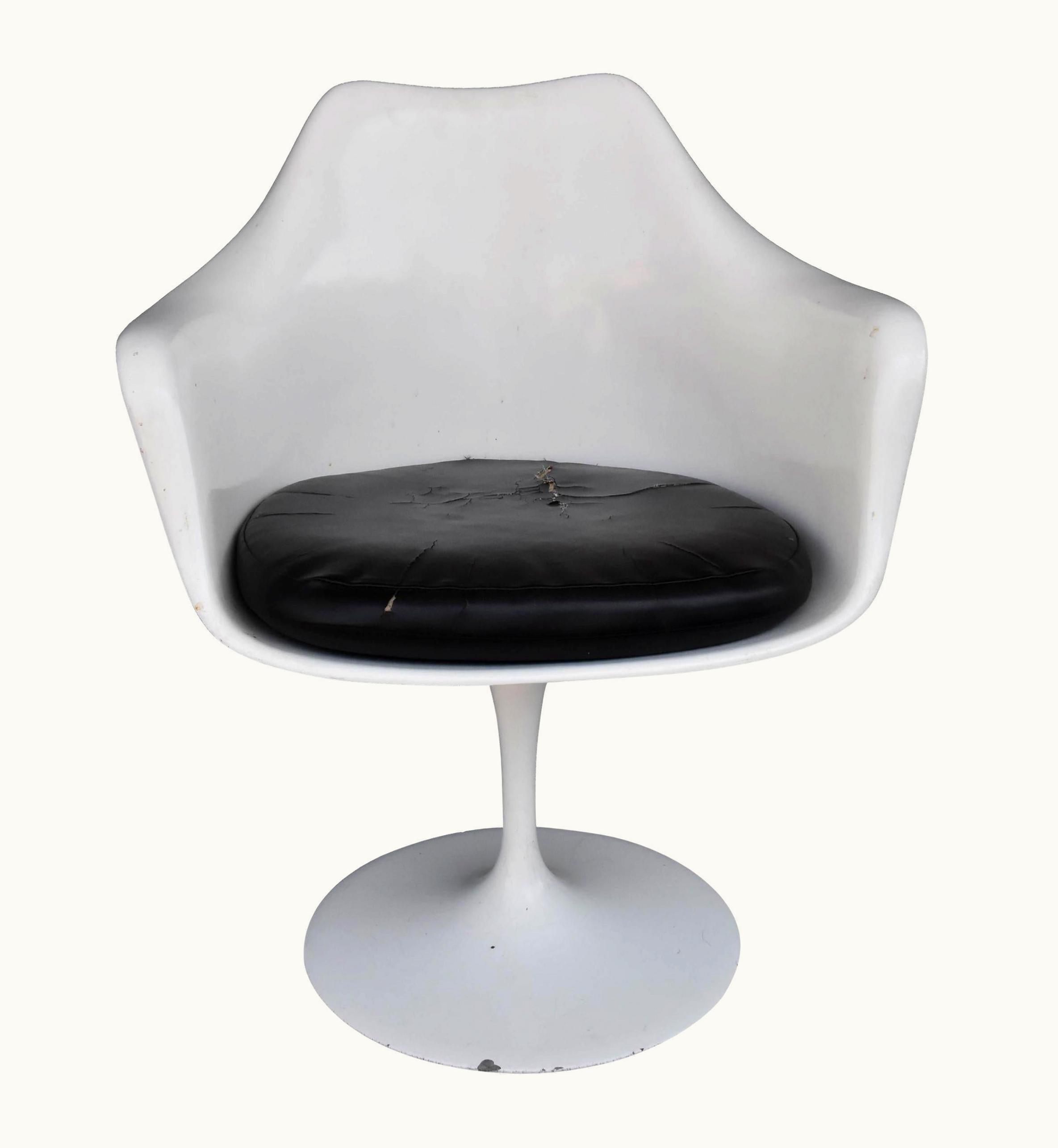 Eero Saarinen Eero Saarinen 1960s Set Of 4 Vintage Eero Saarinen Resin Armchairs