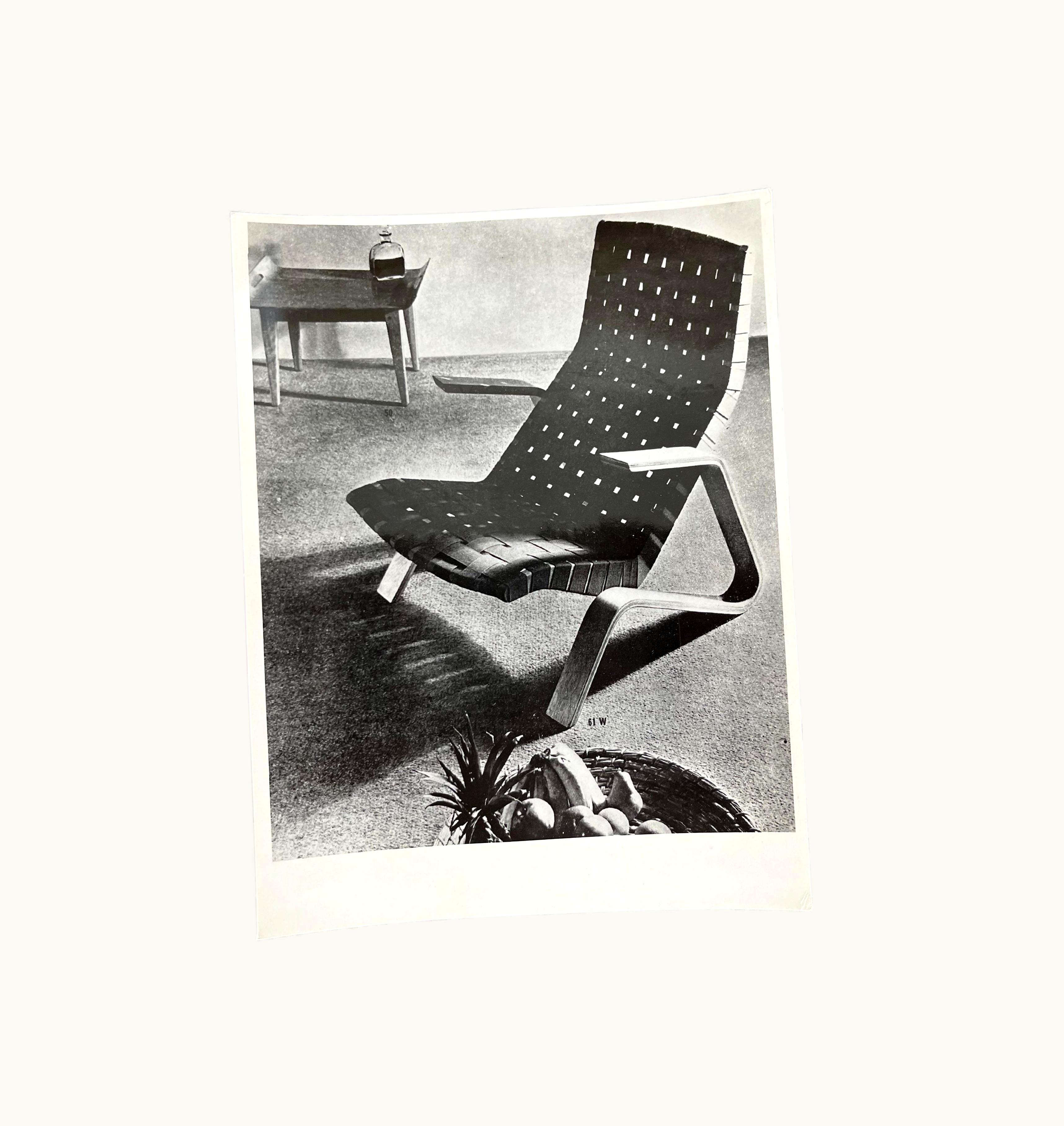 Eero Saarinen Eero Saarinen Original Photo Of Grasshopper Armchair By Eoro Saarinen For Knoll / USA, 1948