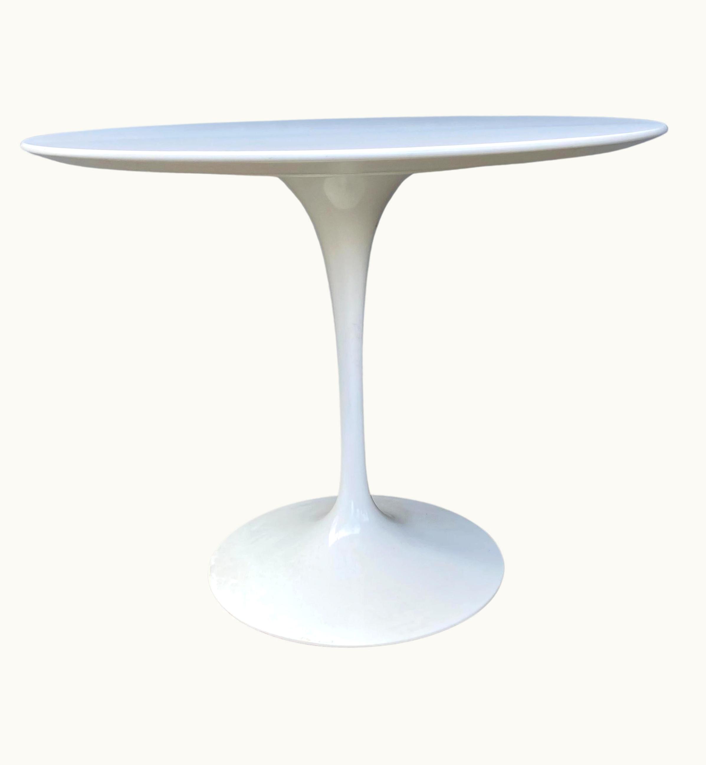 Eero Saarinen Eero Saarinen Classic Modernist Tulip Table Designed By Eero Saarinen For Knoll, Italy
