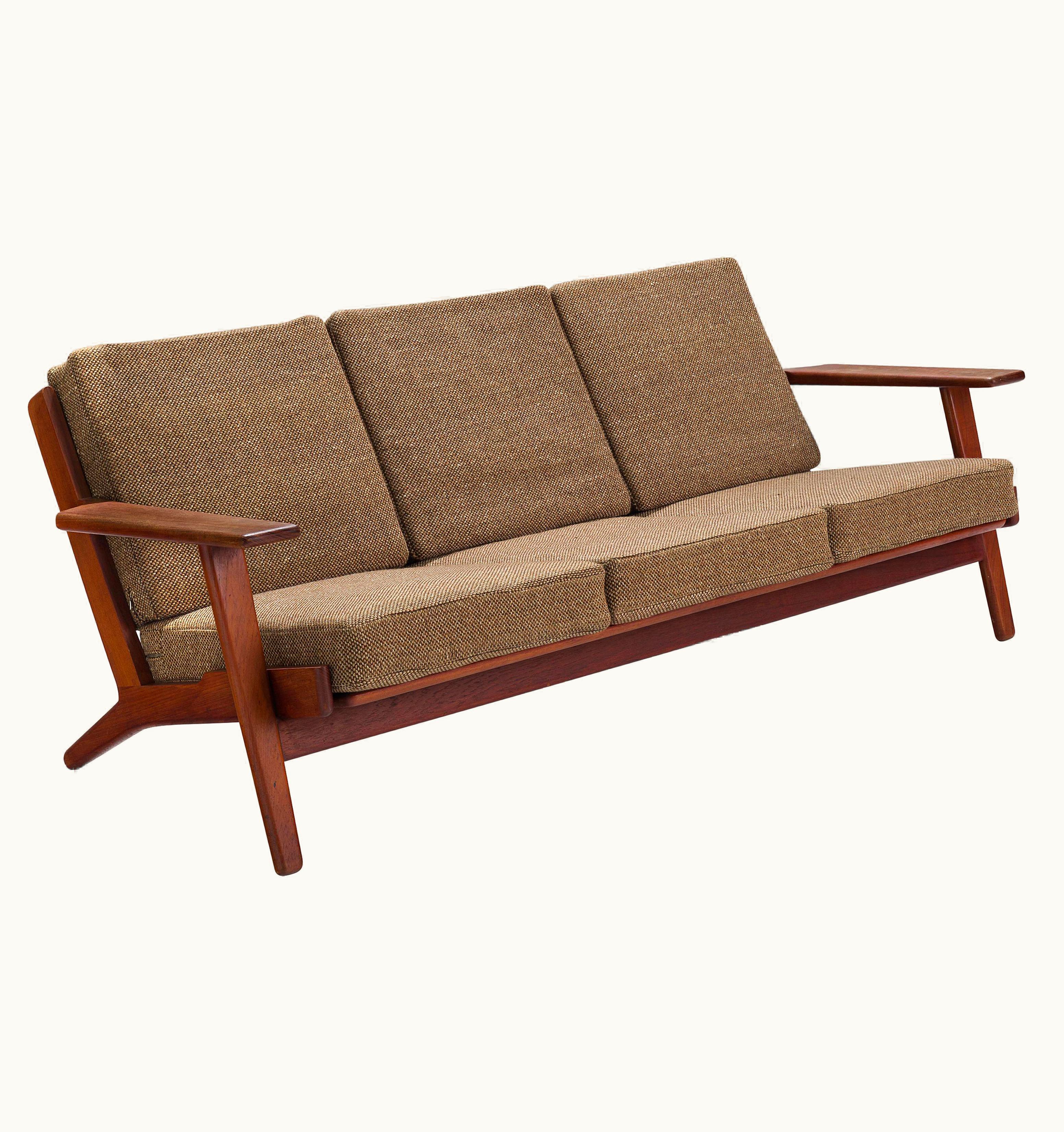 Hans J. Wegner Hans J. Wegner For Getama Sofa 'Plank' In Teak And Brown Upholstery