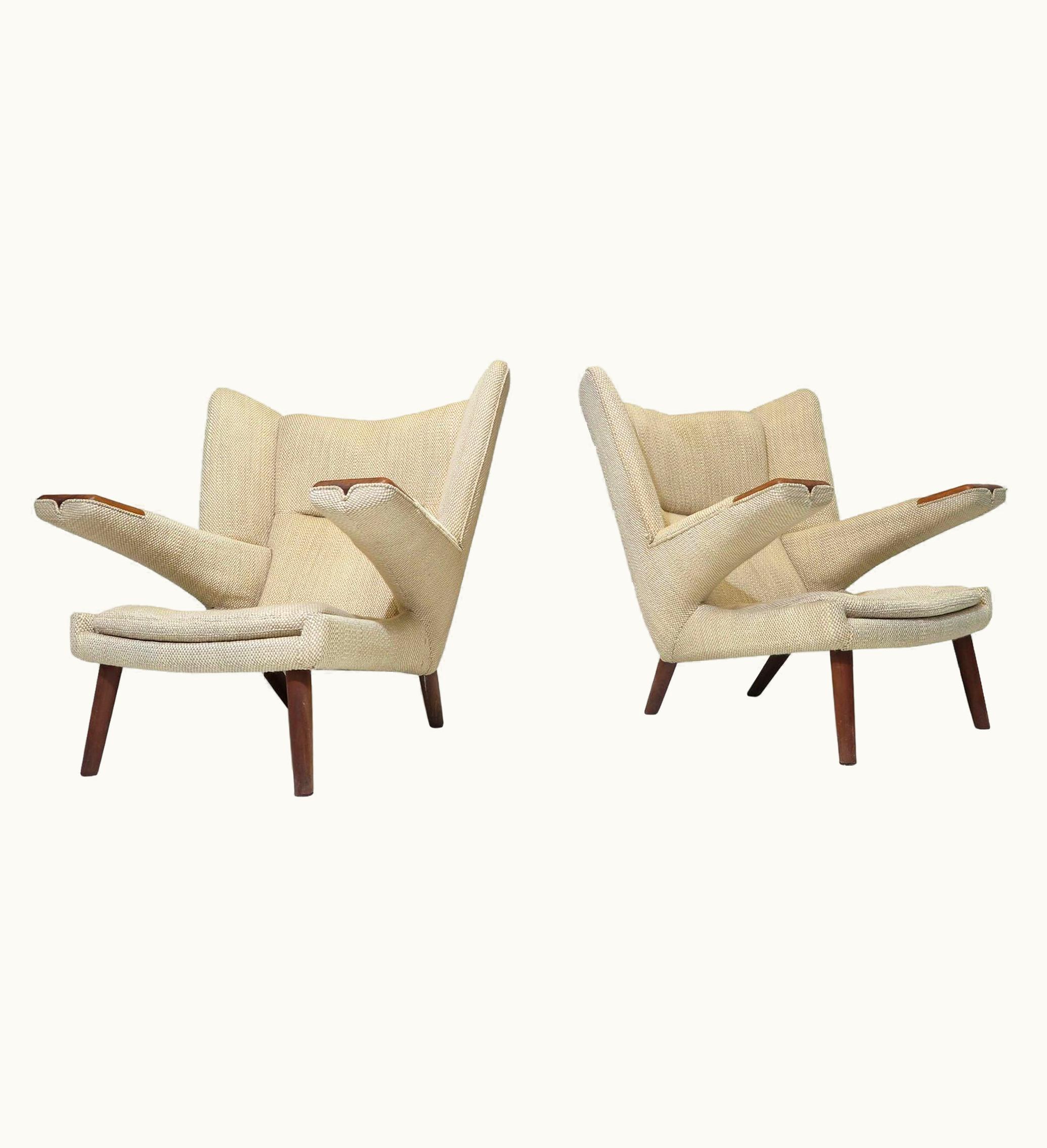 Hans J. Wegner Hans J. Wegner Ap69 Papabear Lounge Chairs