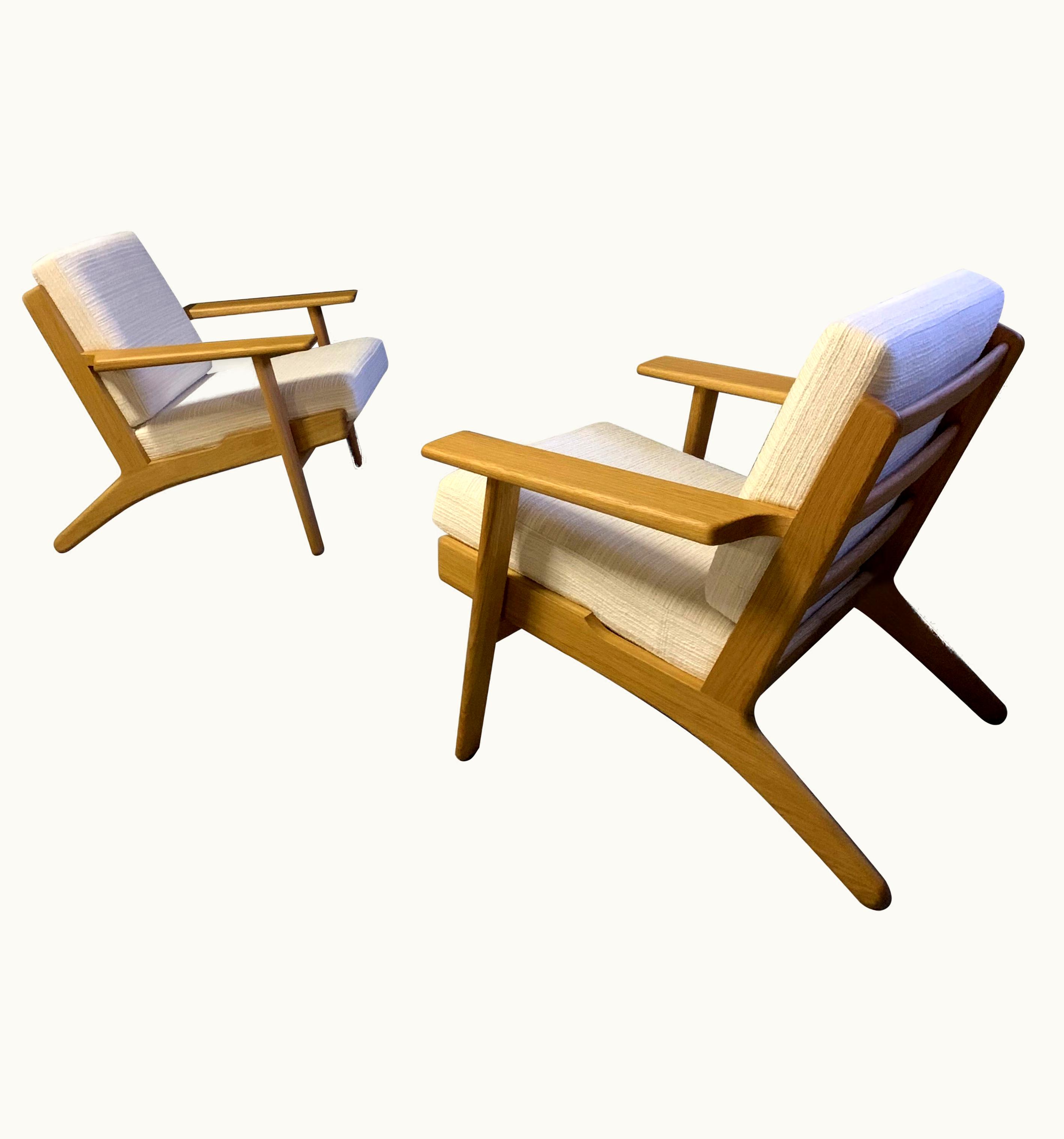 Hans J. Wegner Hans J. Wegner Oak Hans Wegner Lounge Chair GE290, GETAMA, Premium Fabric, Pair Available