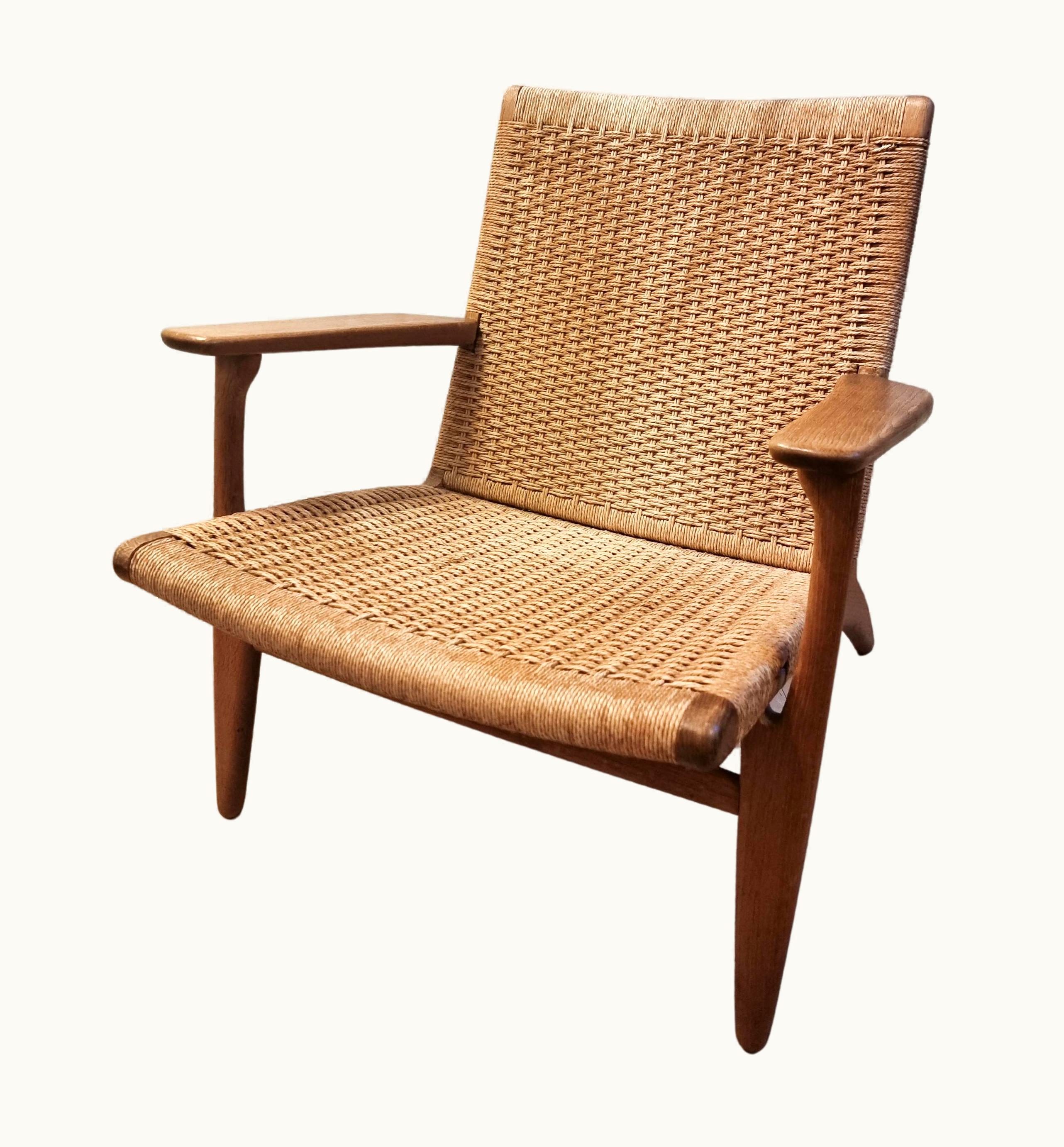 Hans J. Wegner Hans J. Wegner Hans J Wegner, CH25 Easy Chair, Carl Hansen & Son, Scandinavian Modern /Mid1900s