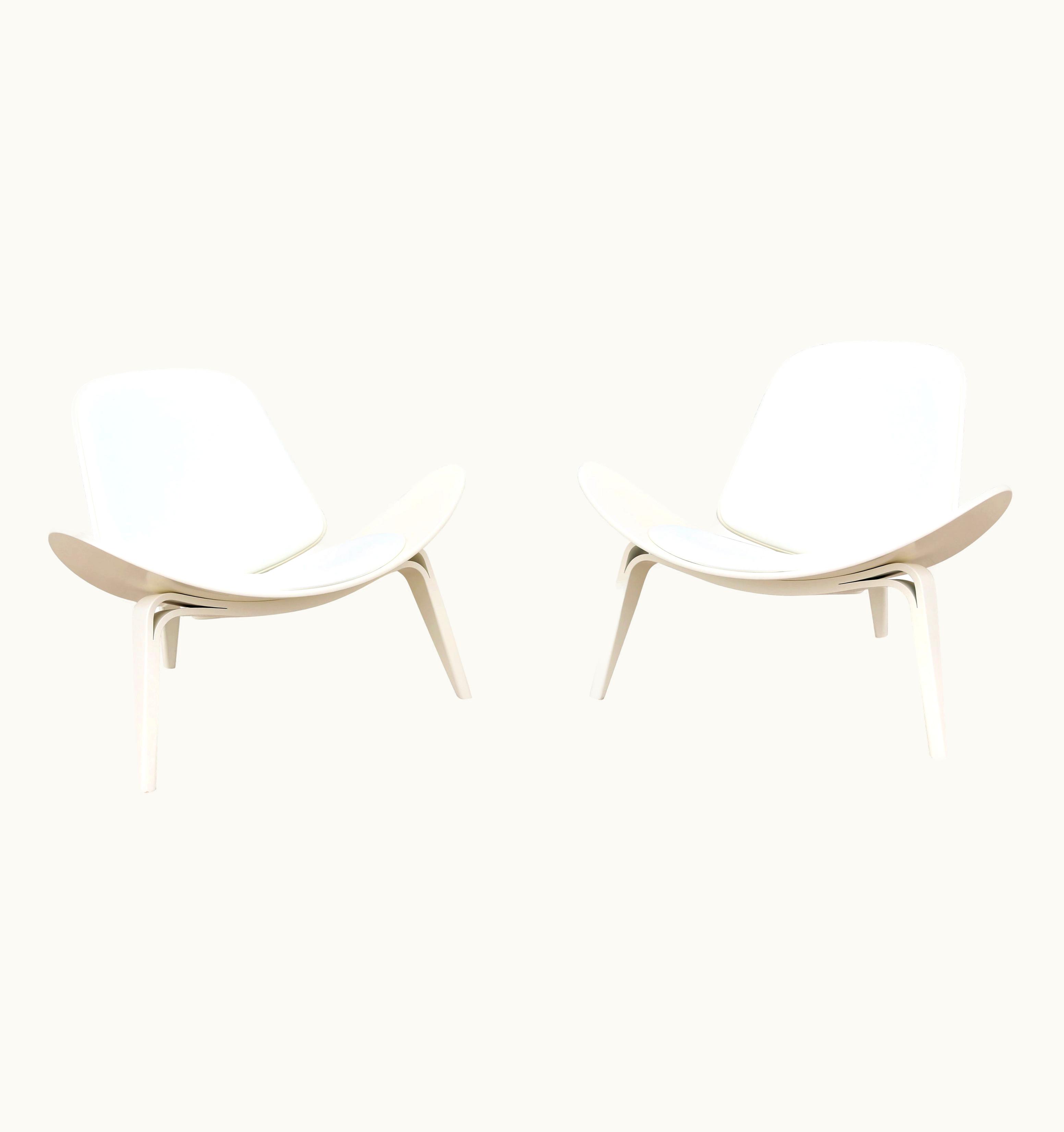 Hans J. Wegner Hans J. Wegner Danish Mid-Century Modern Hans J. Wegner For Carl Hansen CH07 Shell Chair A Pair