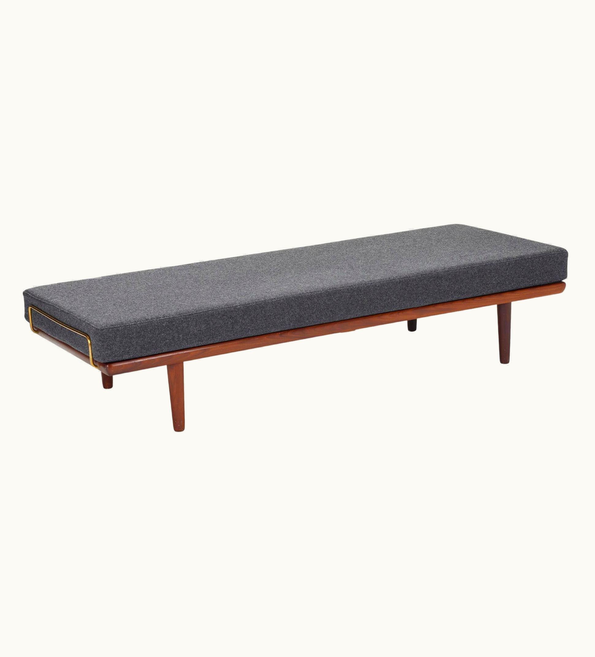 Hans J. Wegner Hans J. Wegner Daybed