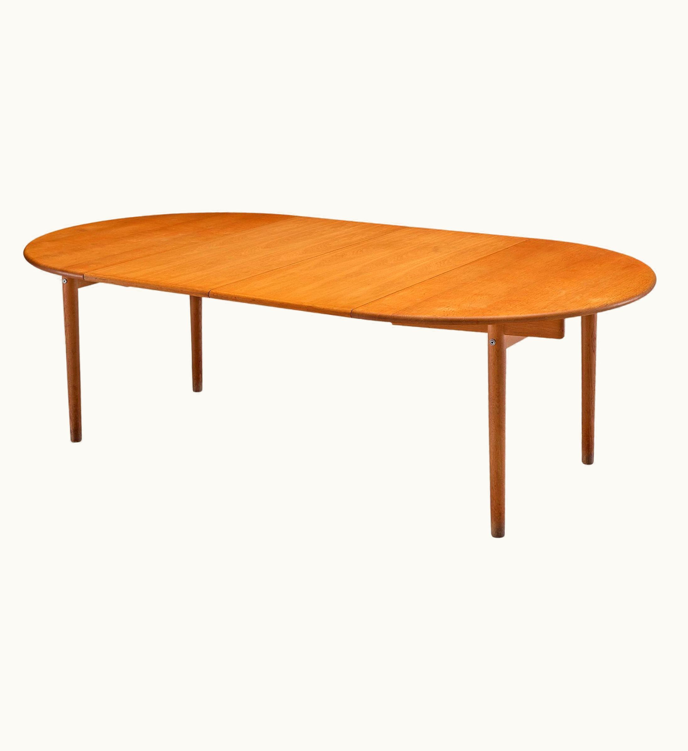 Hans J. Wegner Hans J. Wegner Extendable Dining Table In Oak