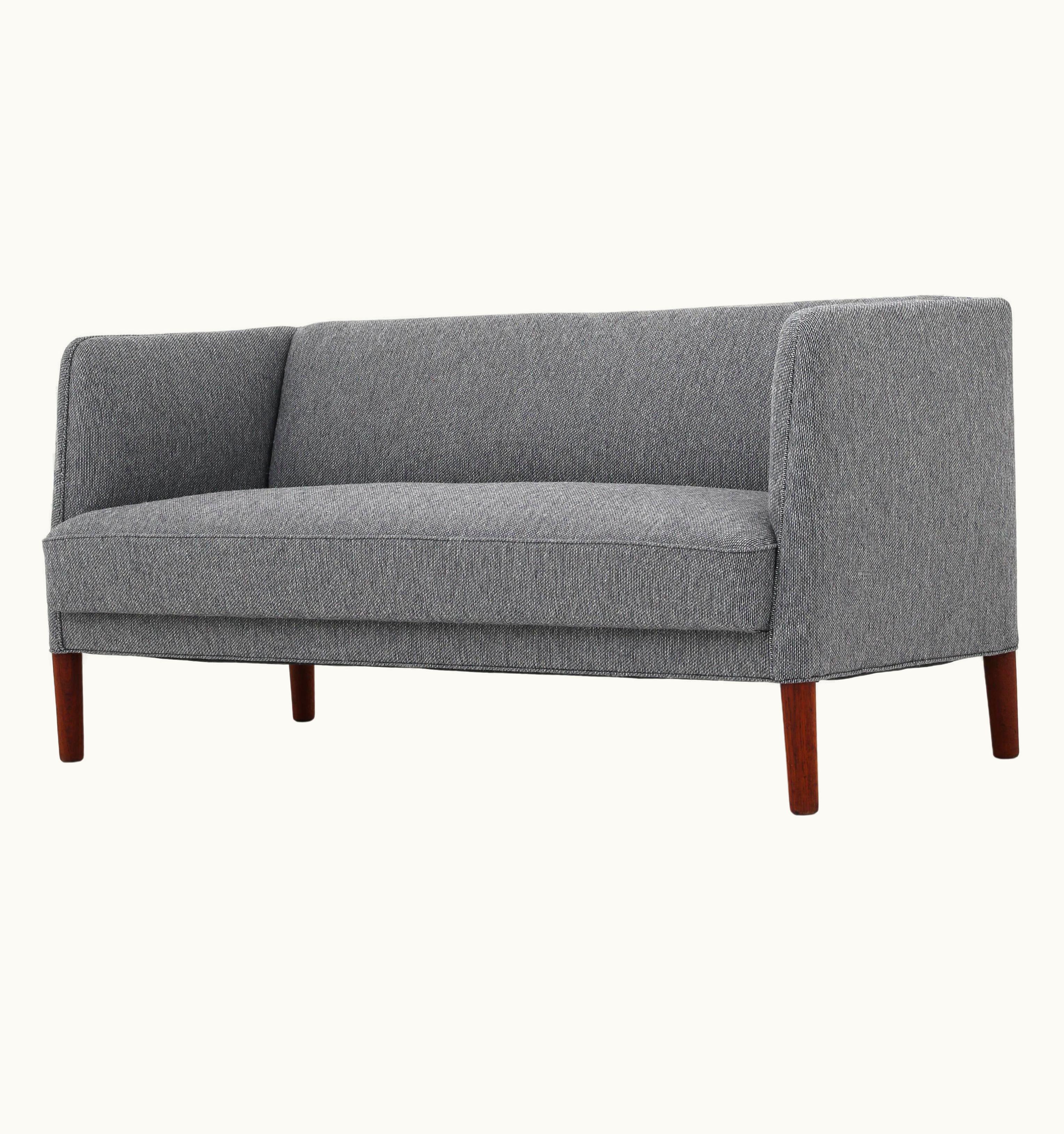 Hans J. Wegner Hans J. Wegner Sofa By Hans J. Wegner UZ0191279