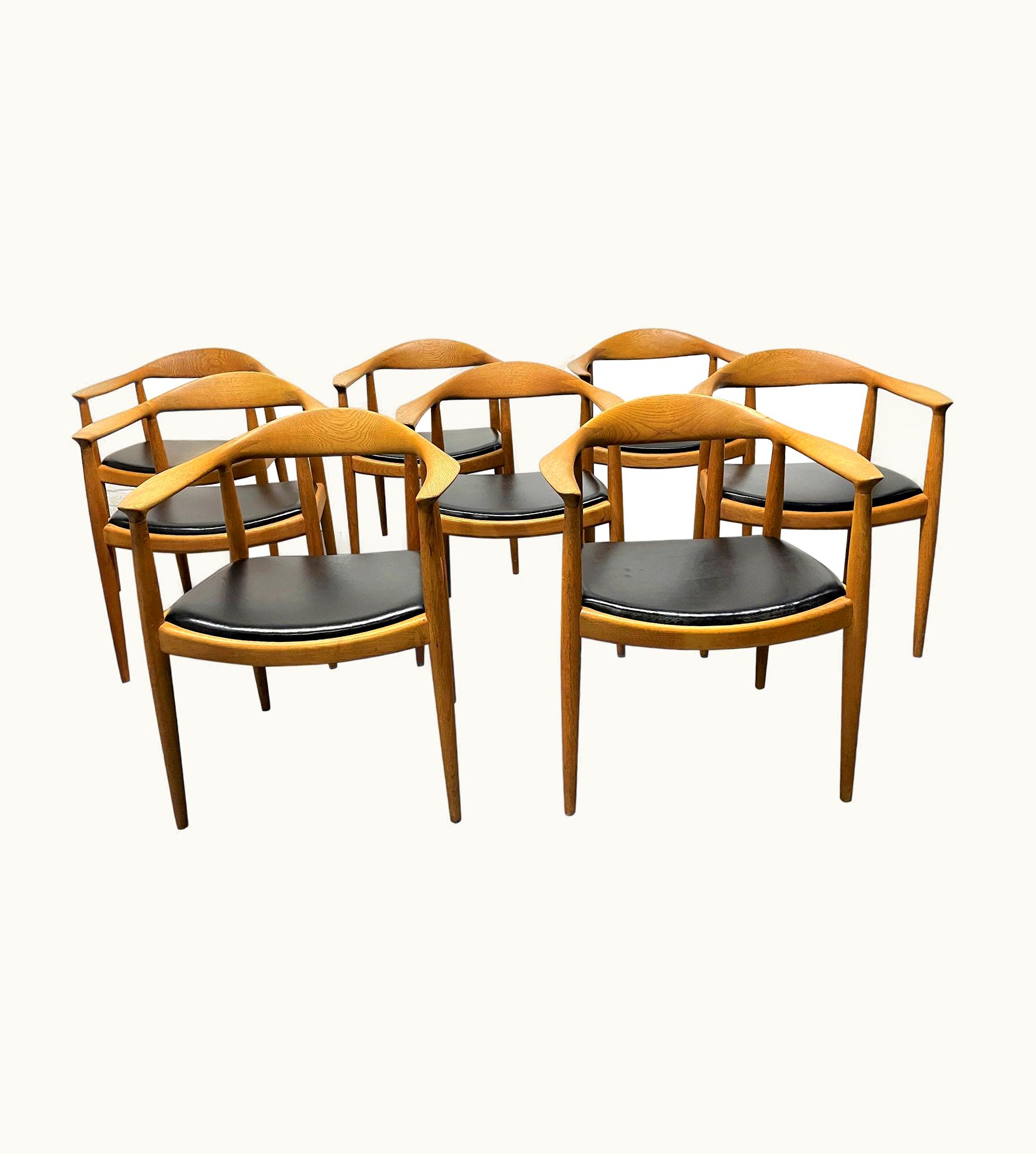 Hans J. Wegner;Johannes Hansen Hans J. Wegner;Johannes Hansen Set Of 8 Hans Wegner Round Chairs For Johannes Hansen