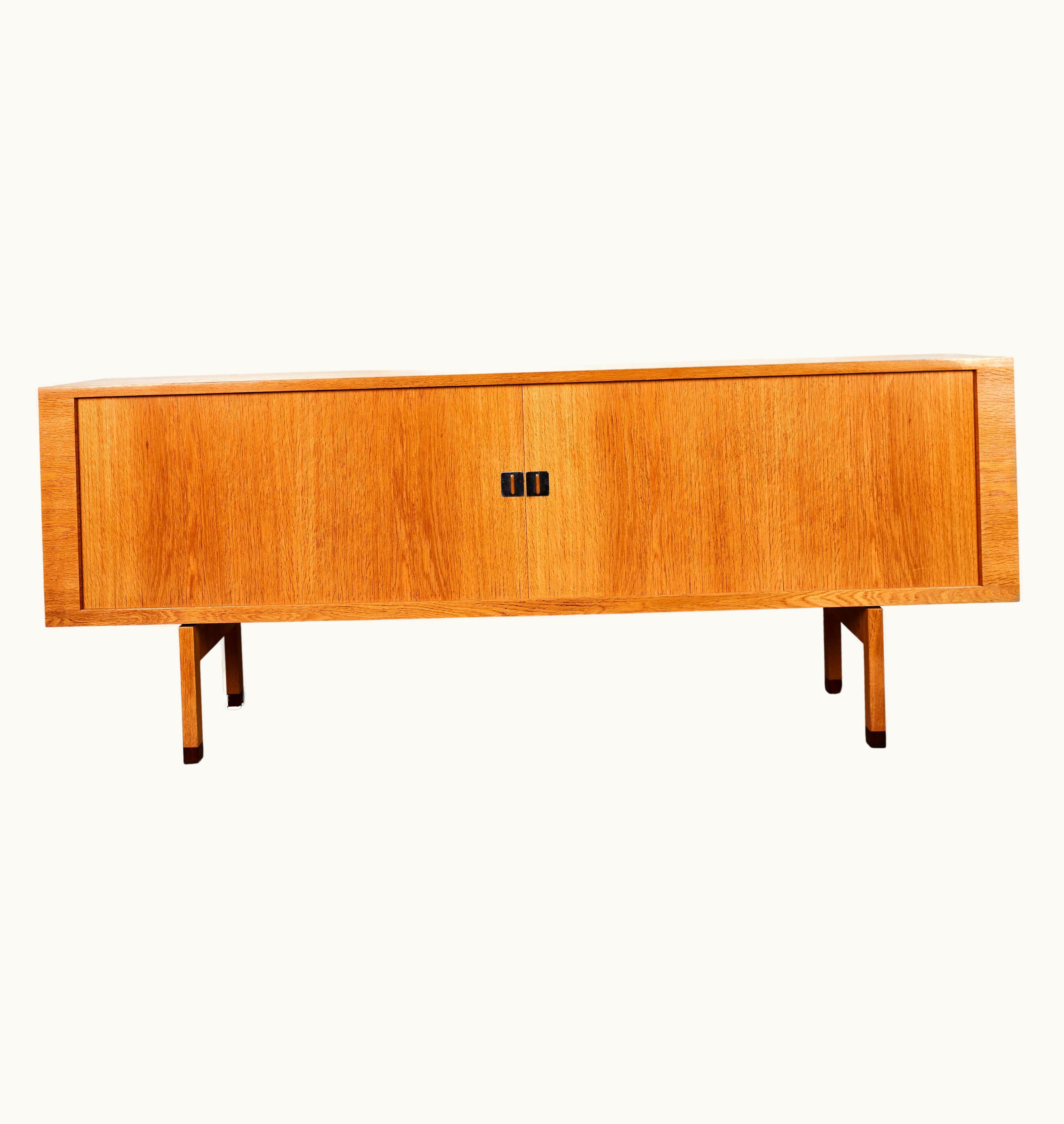 Hans J. Wegner Hans J. Wegner RY-25 President Sideboard (Oak) By Hans Wegner
