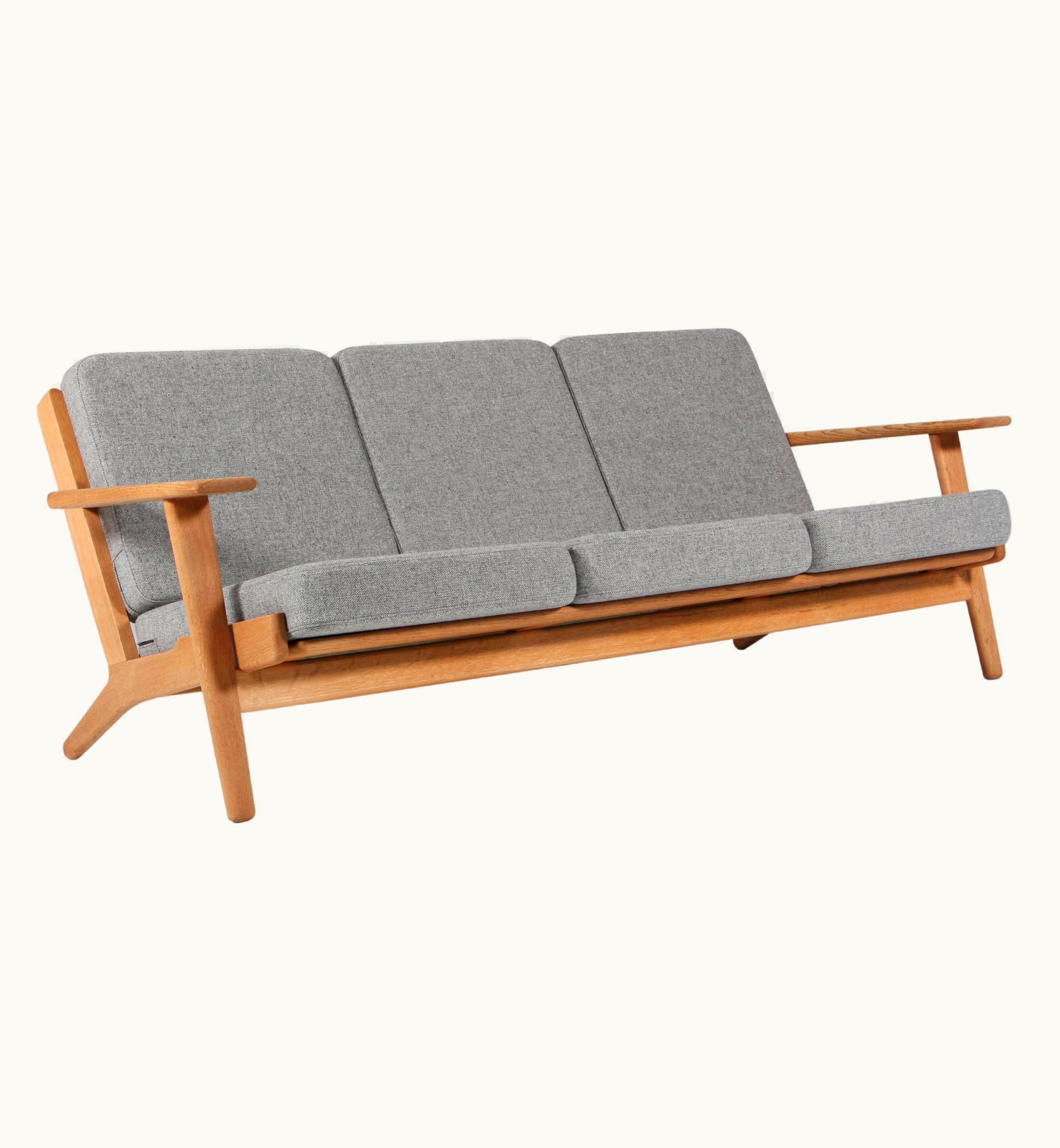Hans J. Wegner Hans J. Wegner, Three-Seat Sofa, Model 290, Oak UZ0191298