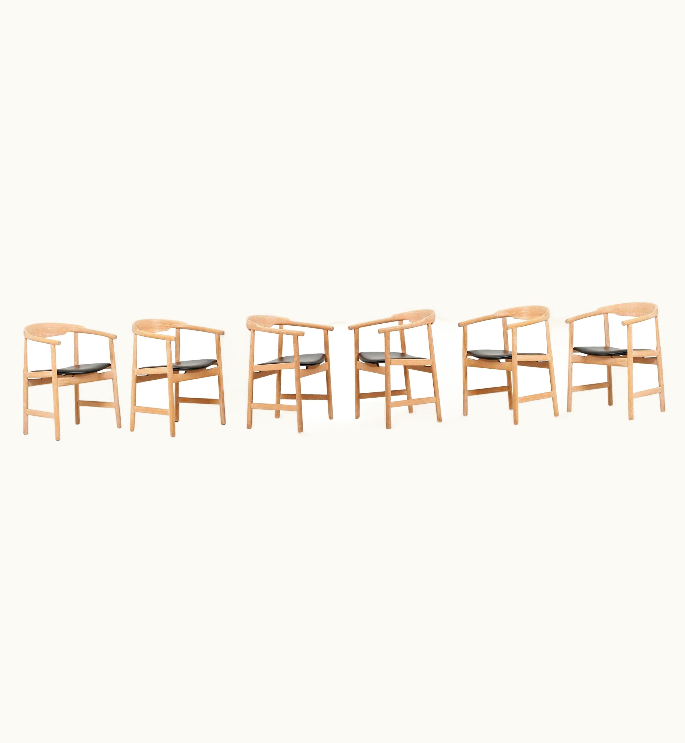 Hans J. Wegner Hans J. Wegner Set Of 6 Hans Wegner PP203 Chairs In Oak And Black Leather For PP Møbler