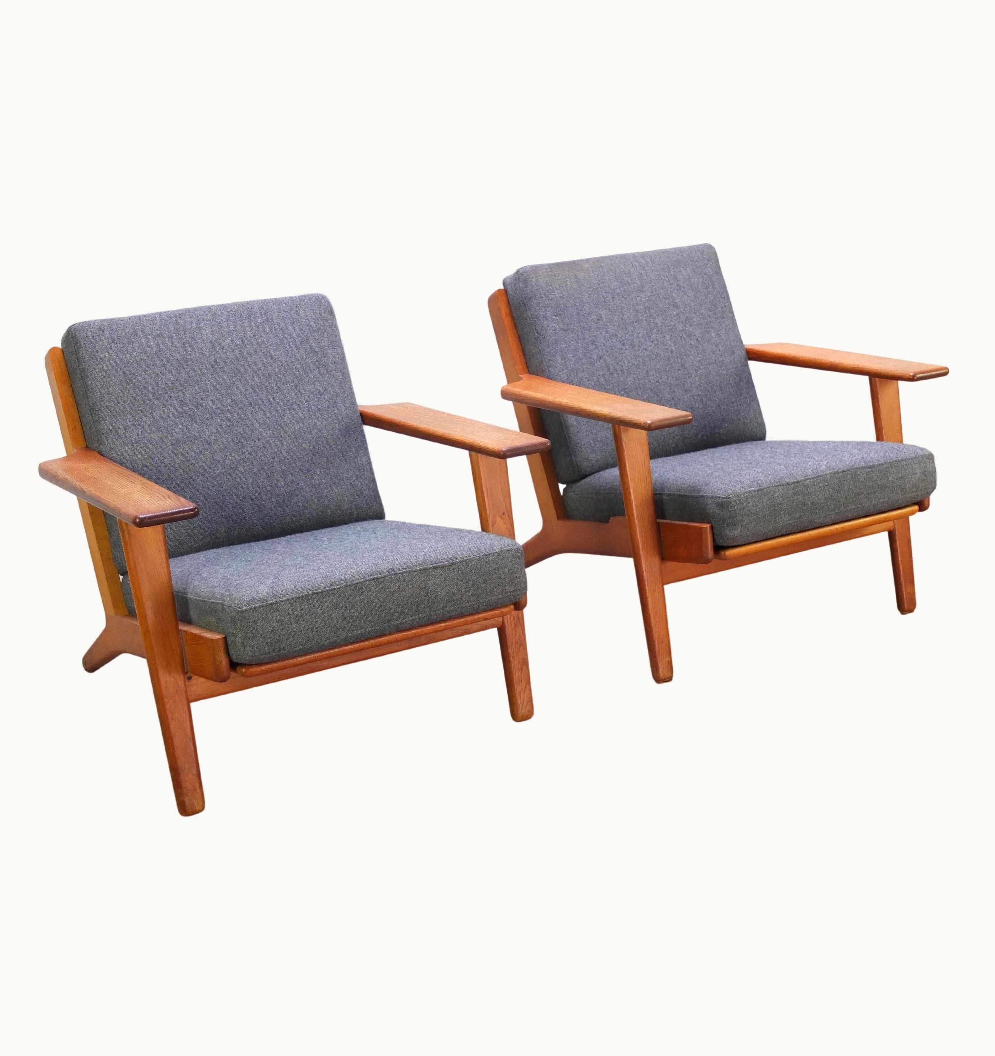 Hans J. Wegner Hans J. Wegner Early Pair Of Oak 'GE-290' Lounge Chairs By Hans J. Wegner For Getama, 1950s