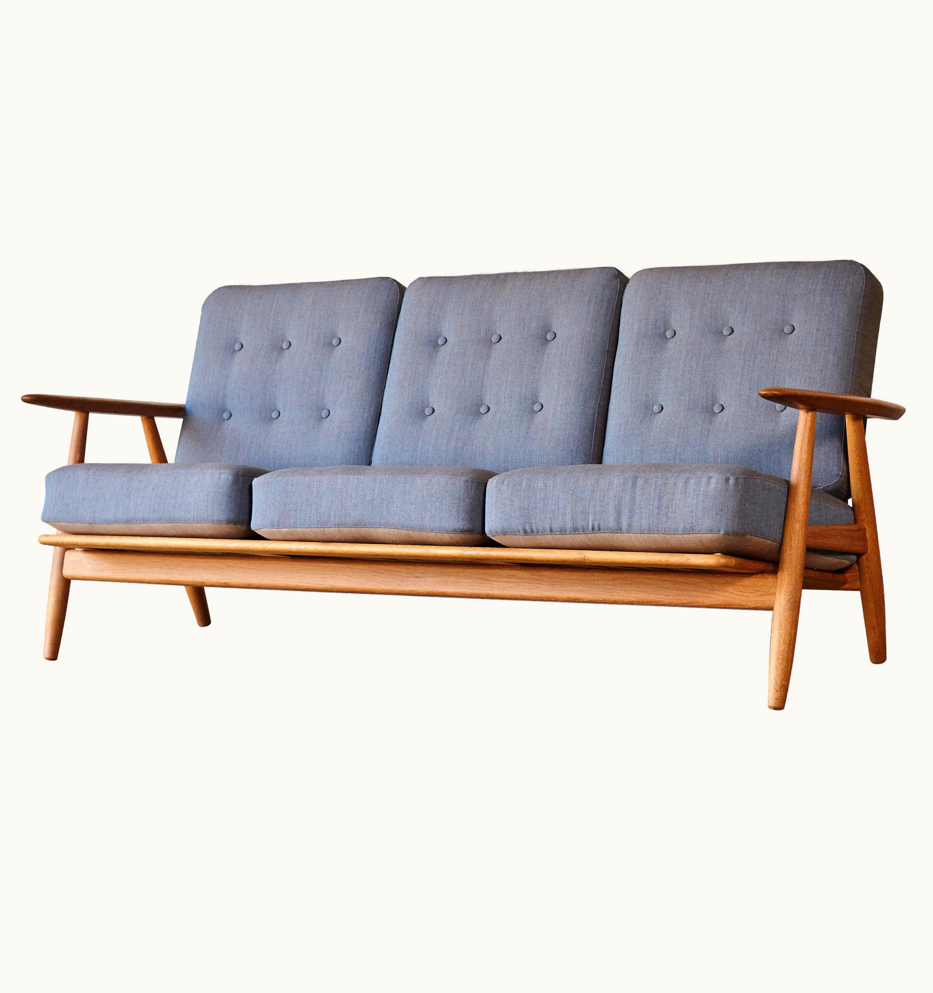Hans J. Wegner Hans J. Wegner Original Hans Wegner GE-240 Cigar Sofa, Denmark, 1960s