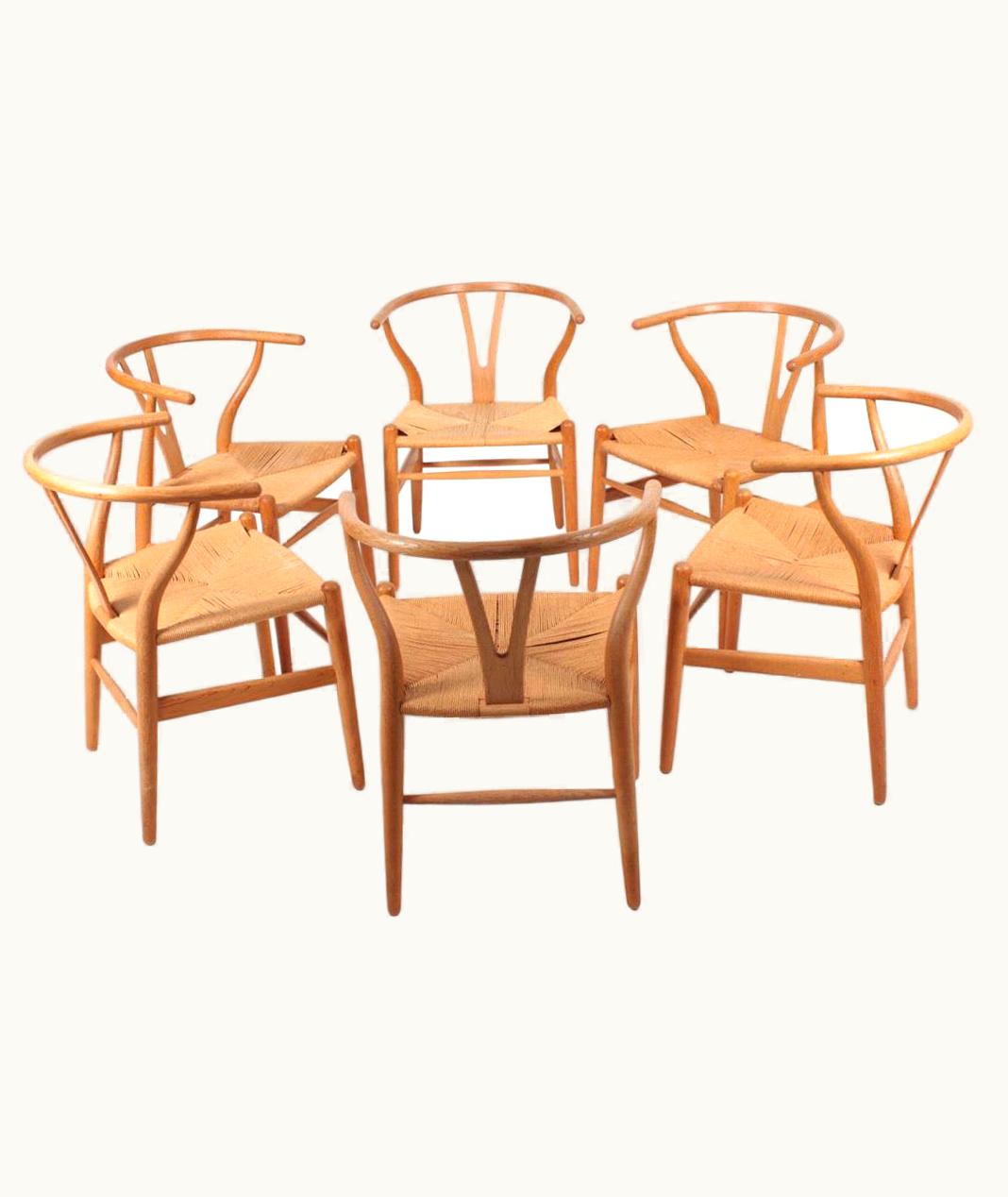 Hans J. Wegner Hans J. Wegner Set Of Six Midcentury Wishbone Chairs In Patinated Oak By Hans Wegner, 1960s UZ0191472