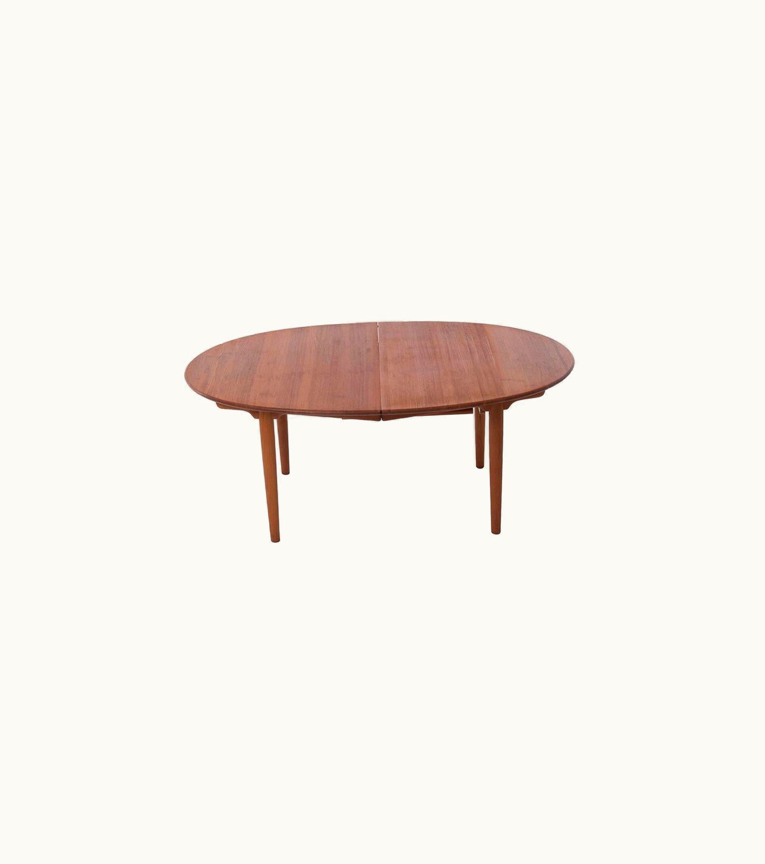 Hans J. Wegner Hans J. Wegner Hans J Wegner/Johannes Hansen 567 Teak Dining Table With Three Leaves