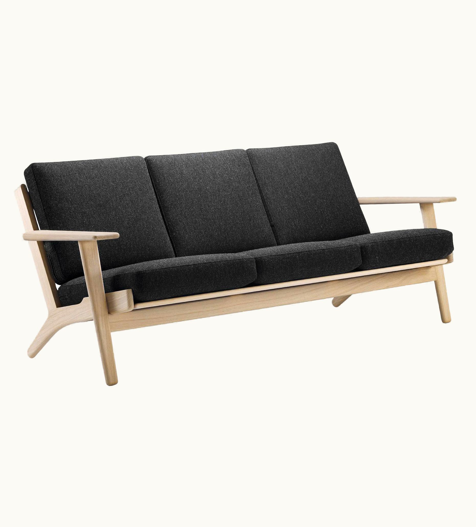 Hans J. Wegner Hans J. Wegner GE-290/3 Sofa, Oak