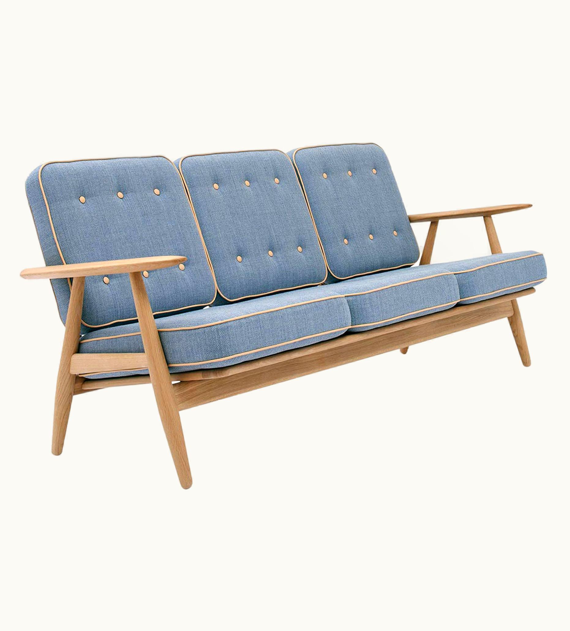 Hans J. Wegner Hans J. Wegner GE-240/3 Sofa
