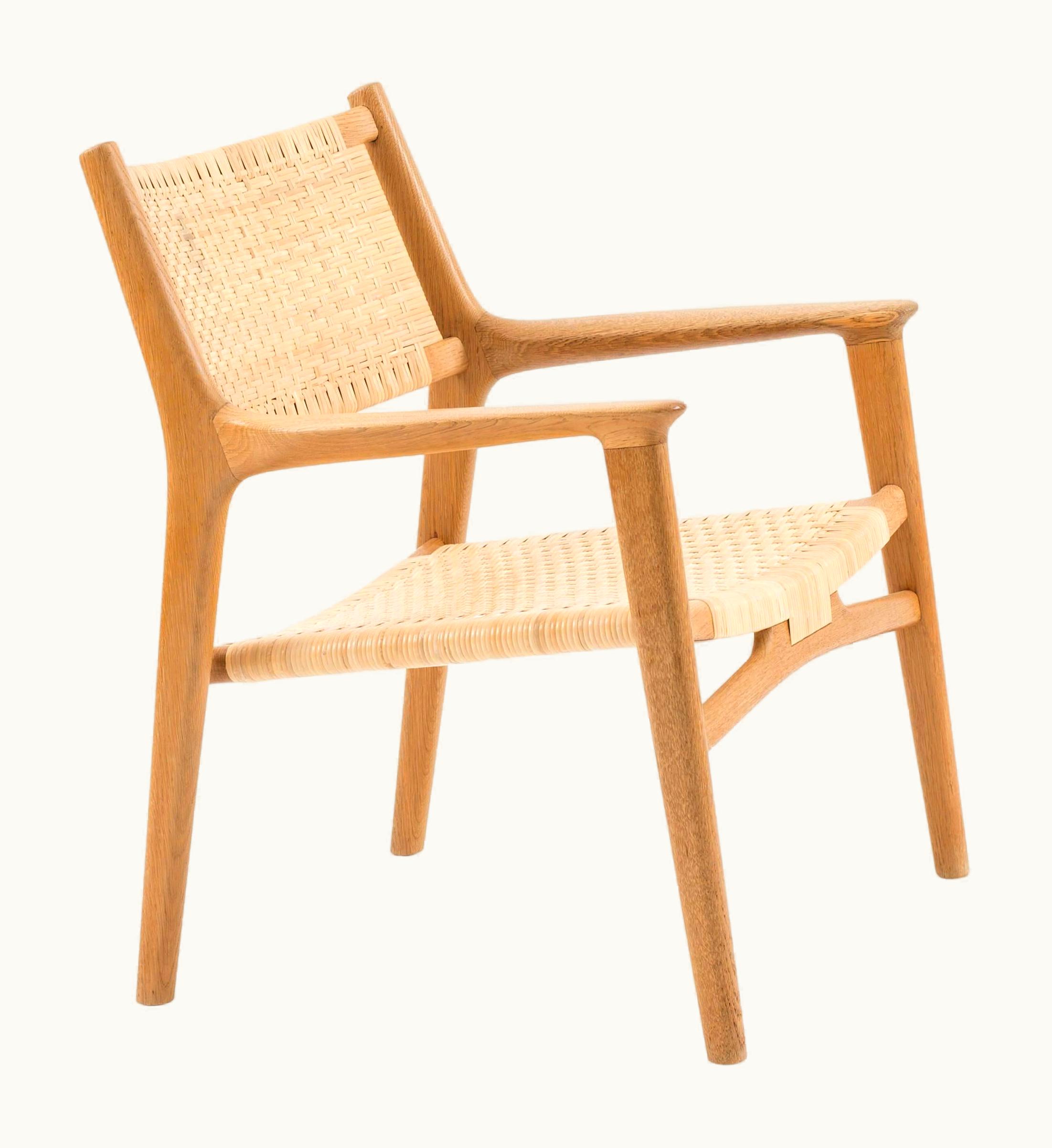 Hans J. Wegner Hans J. Wegner Easy Chair In Oak By Hans J. Wegner For Johannes Hansen