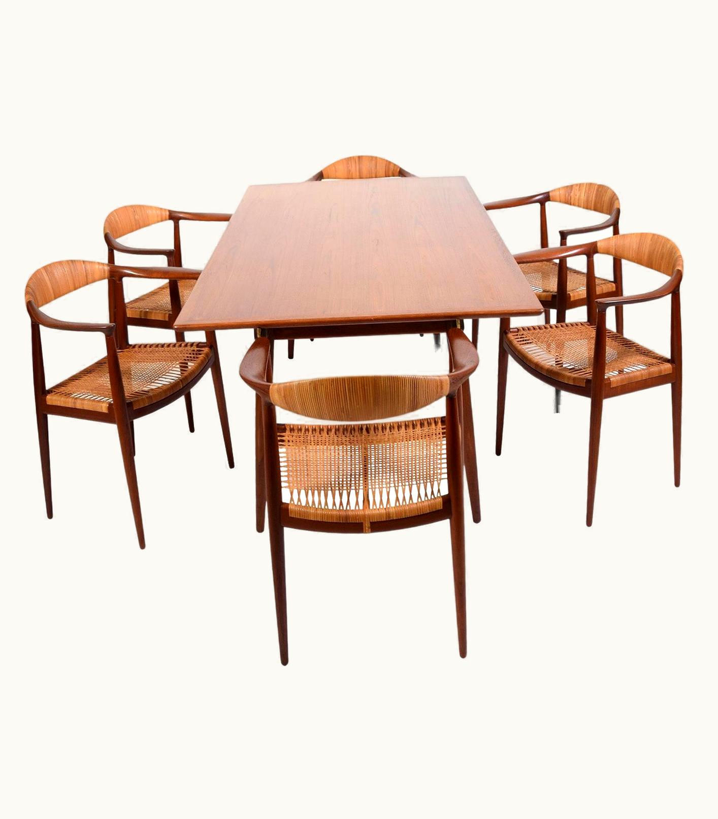 Hans J. Wegner Hans J. Wegner Dinning Set Design In 1949 For Johannes Hansen JH501+JH570