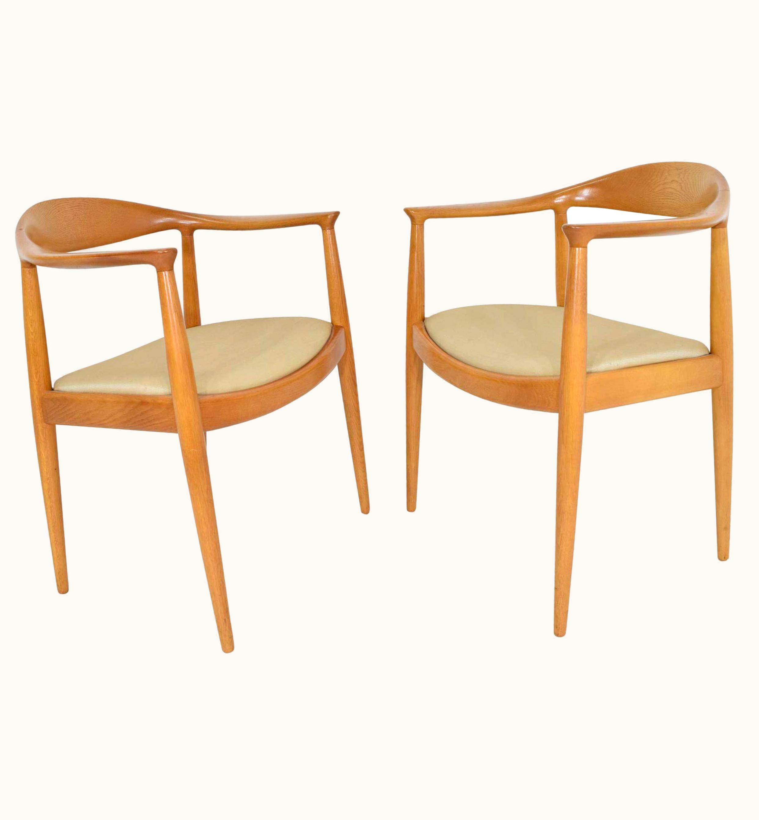 Hans J. Wegner Hans J. Wegner Pair Of Hans Wegner Round Chairs UZ0191771