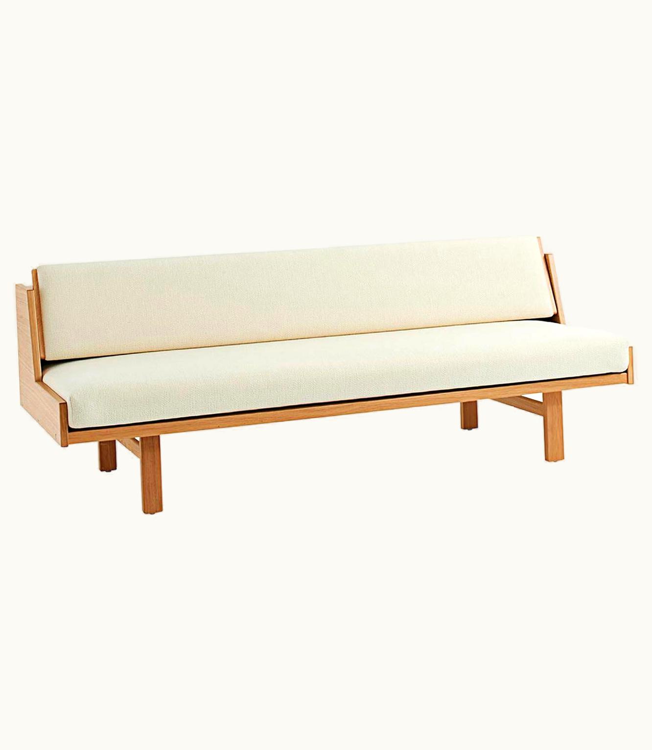 Hans J. Wegner Hans J. Wegner GE-258 Daybed, Lacquered Oak