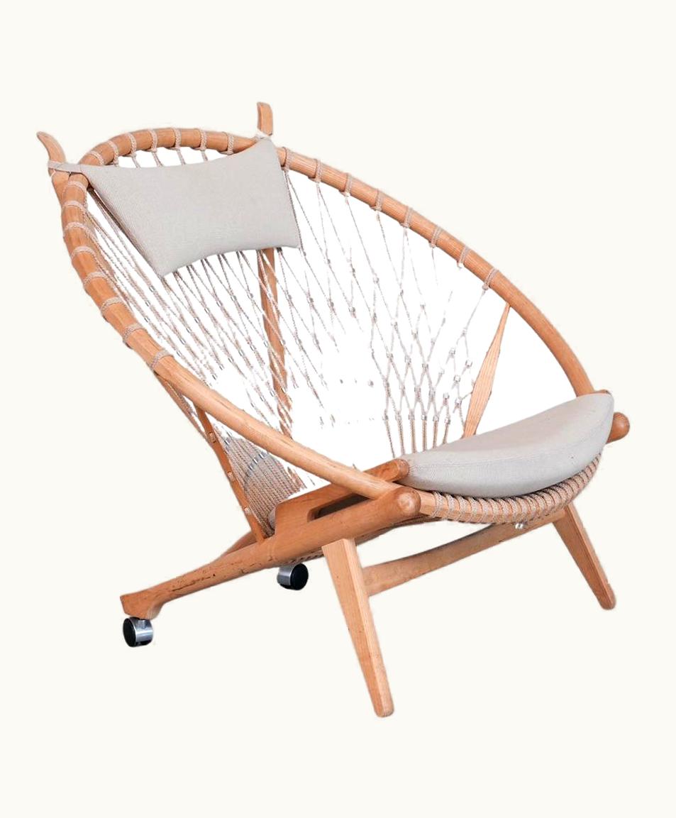 Hans J. Wegner Hans J. Wegner Hans J Wegner Danish Mid-Century Circle Chair