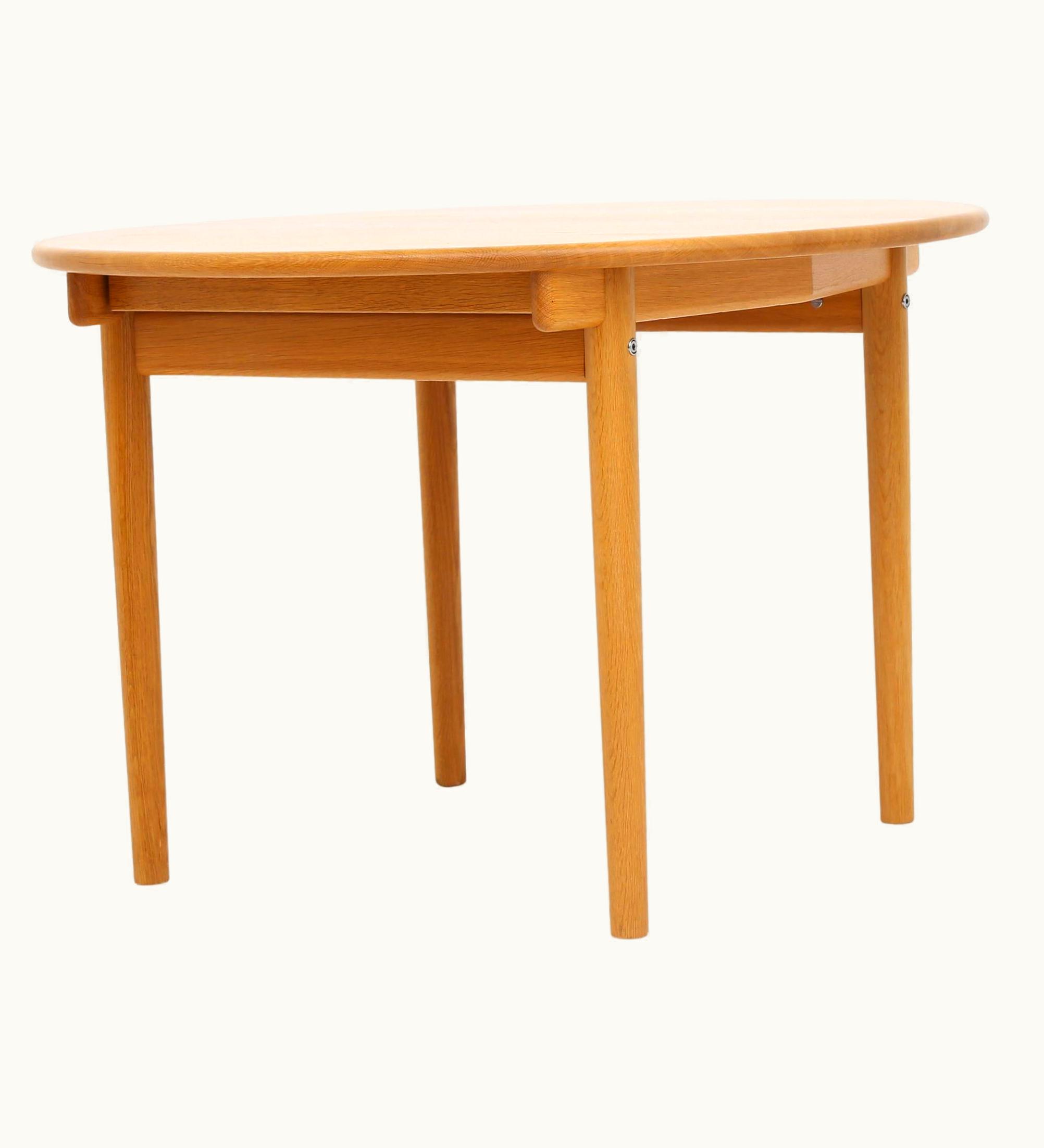 Hans J. Wegner Hans J. Wegner Dining Table By Hans J. Wegner UZ0191859