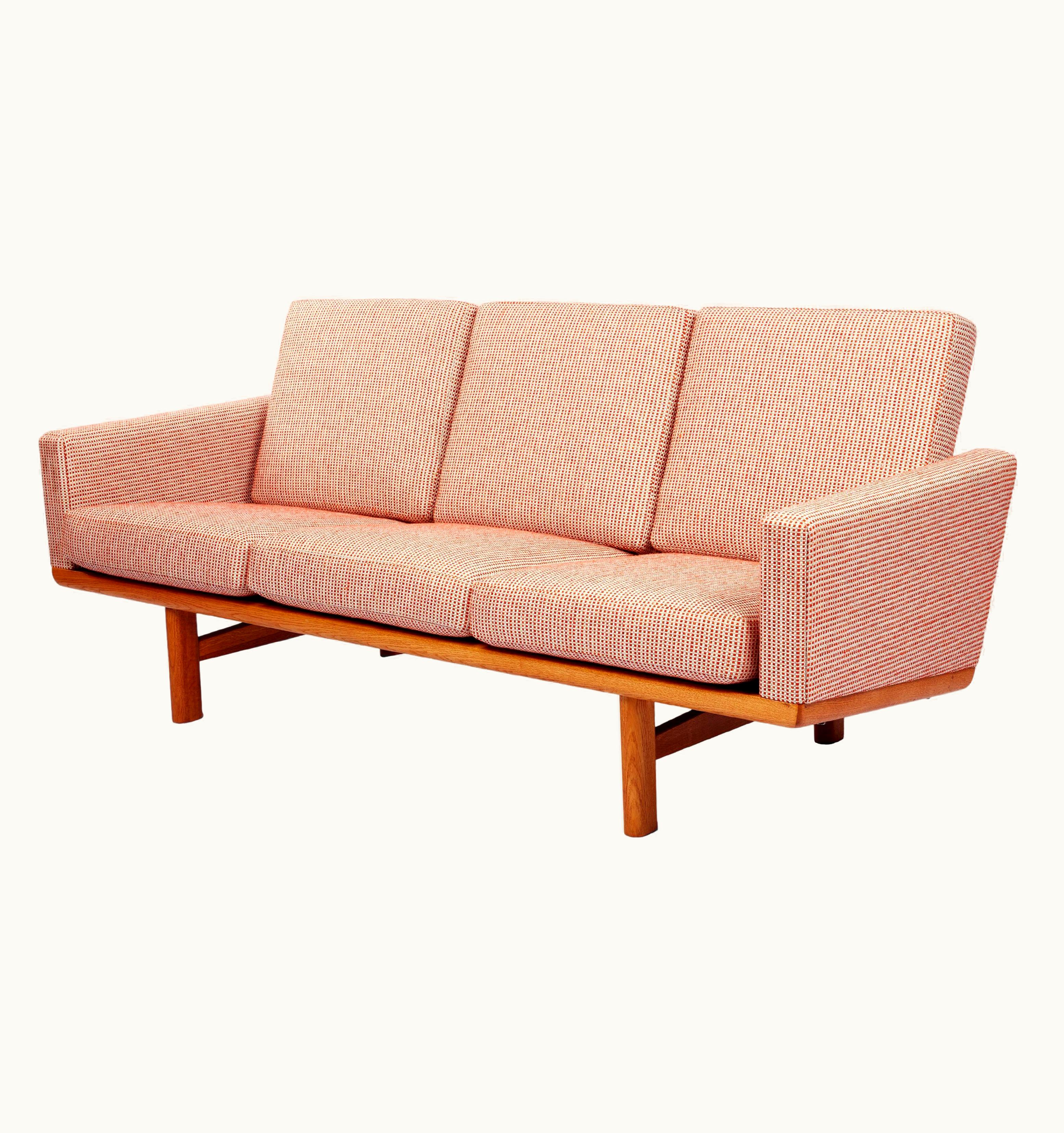 Hans J. Wegner Hans J. Wegner GE-236 Sofa UZ0191900