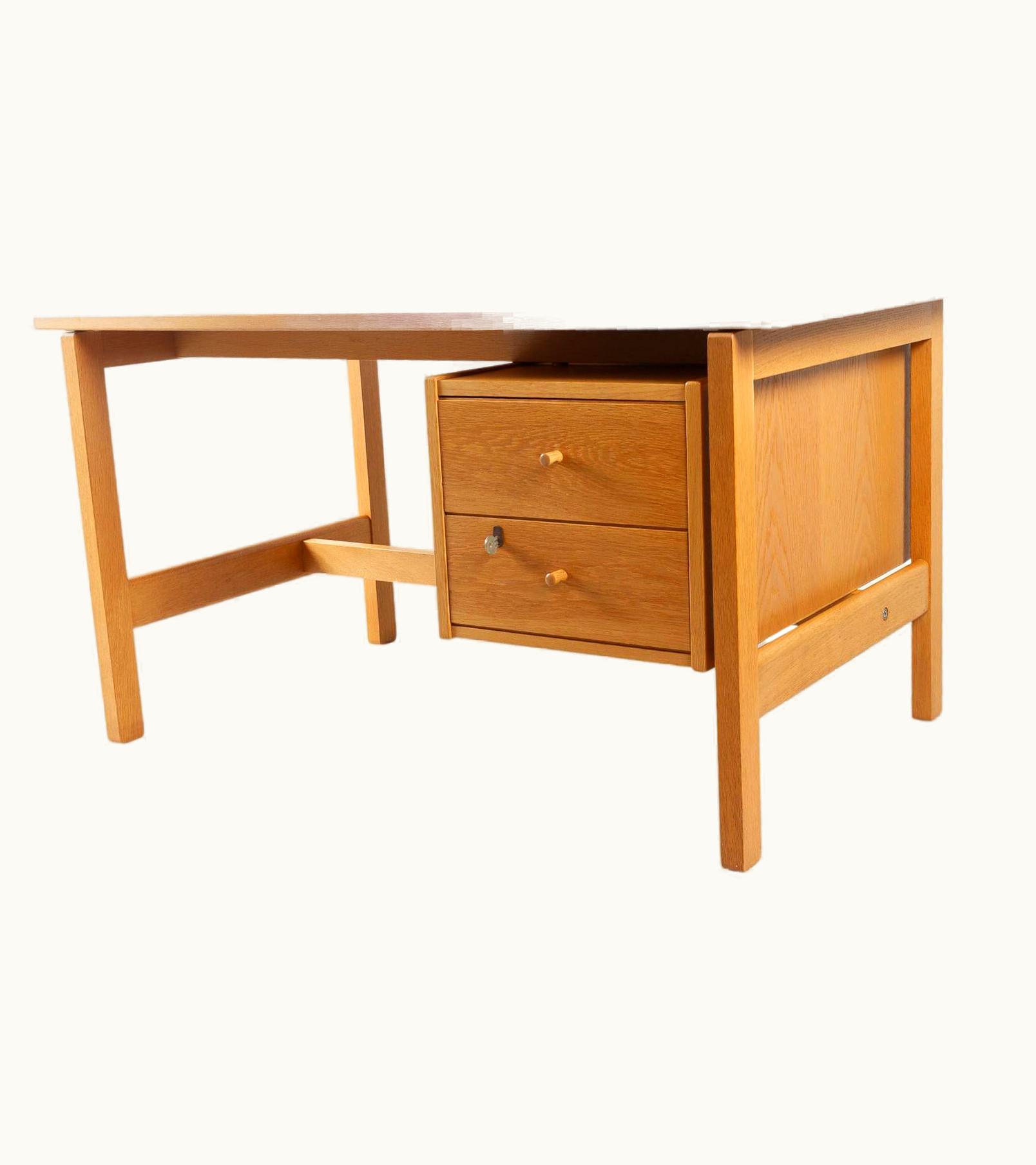 Hans J. Wegner Hans J. Wegner Danish Modern Writing Desk GE 125 By Hans J. Wegner For GETAMA 1970s