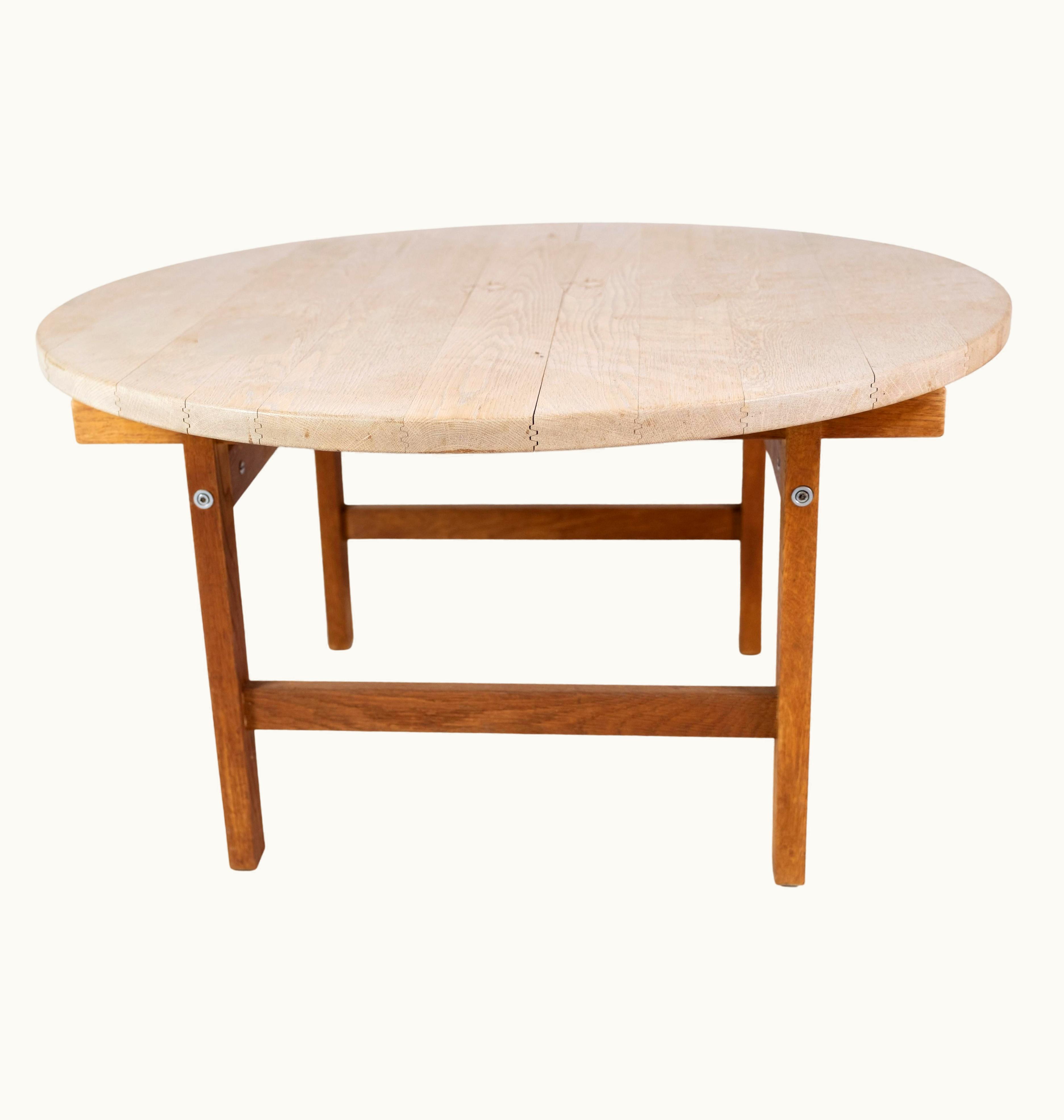 Hans J. Wegner Hans J. Wegner Round Coffee Table, Hans J. Wegner, Oak, PP Møbler