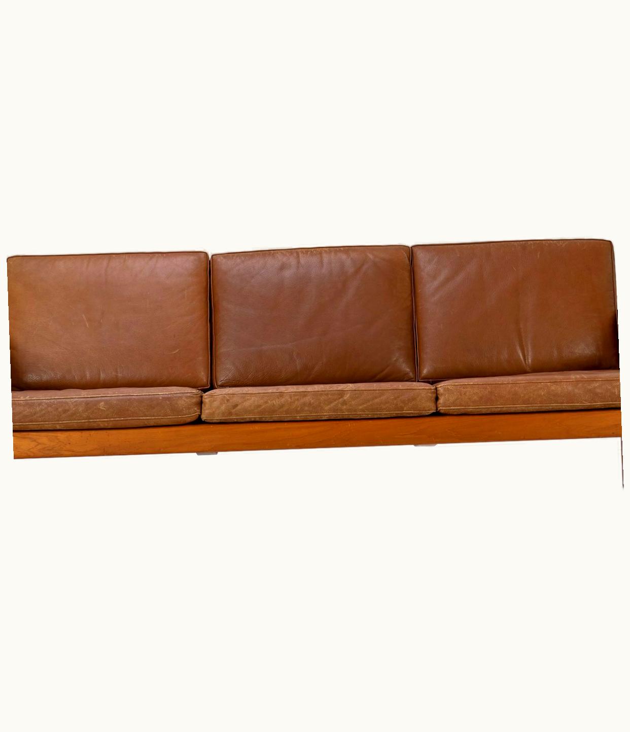 Hans J. Wegner Hans J. Wegner AP 62 Long Sofa