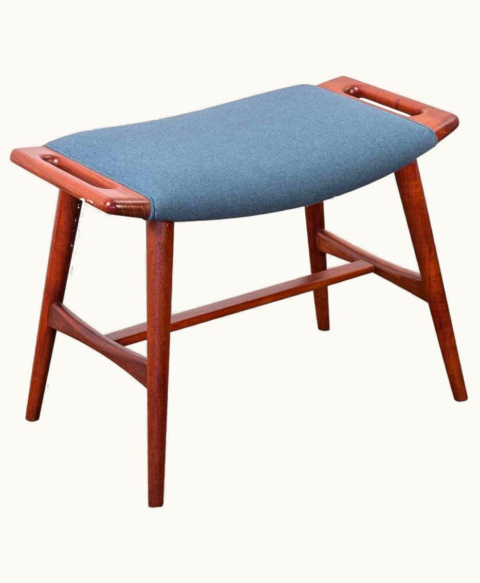 Hans J. Wegner Hans J. Wegner AP-30 Music Stool