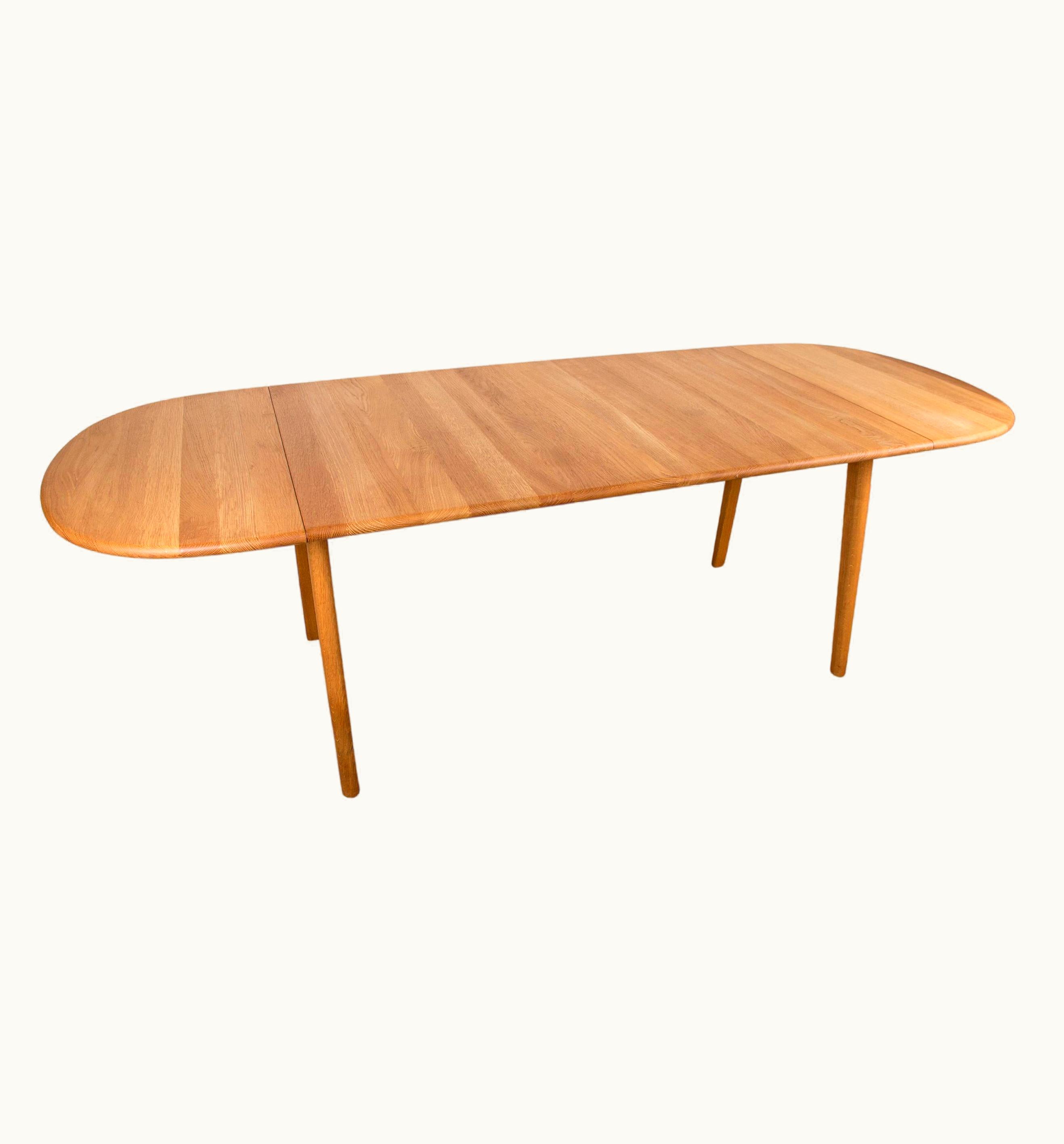 Hans J. Wegner Hans J. Wegner Extendable Danish Dining Table In Solid Oak, Model CH006 Hans Wegner/Carl Hansen